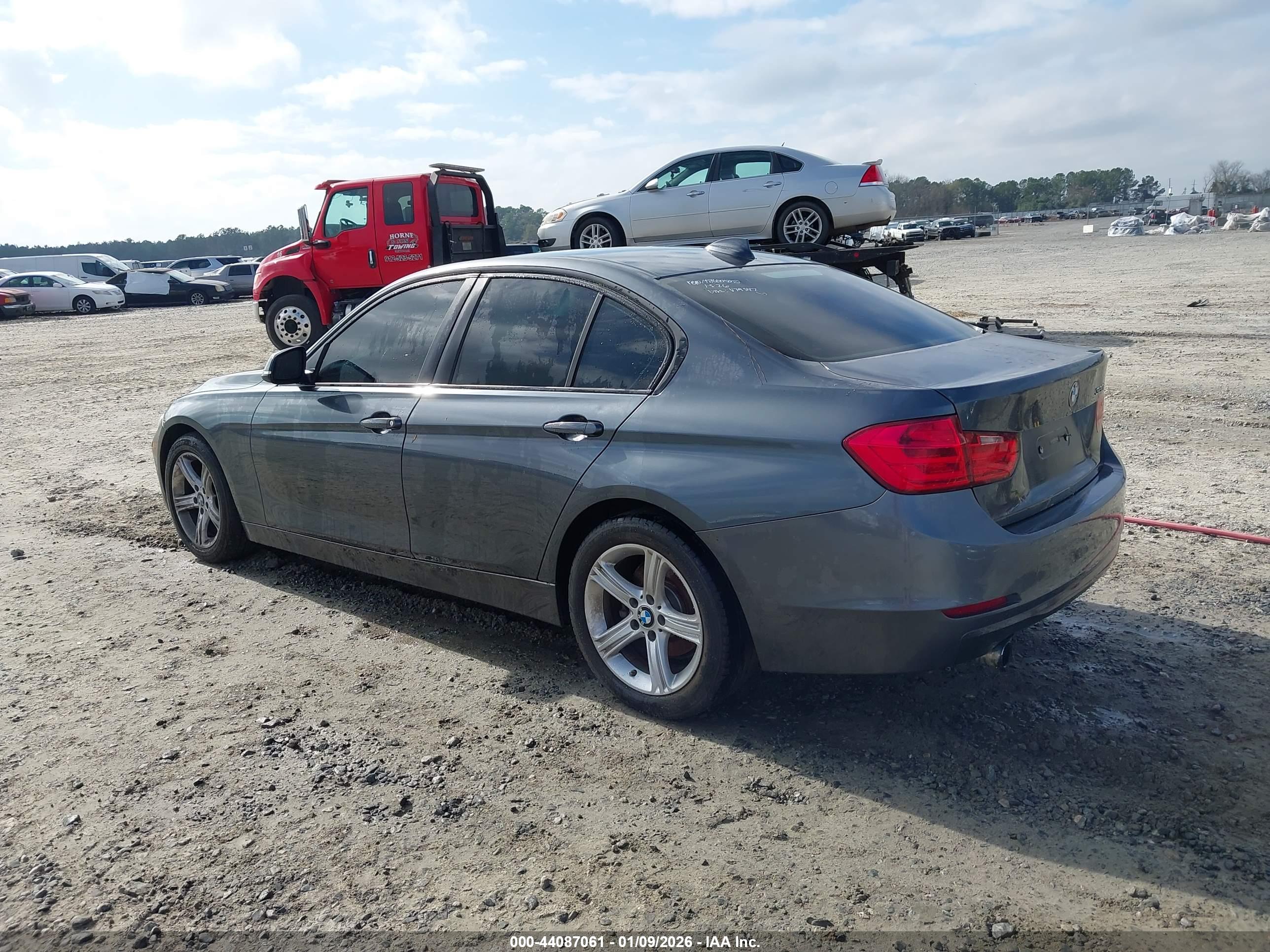BMW 320I image 3