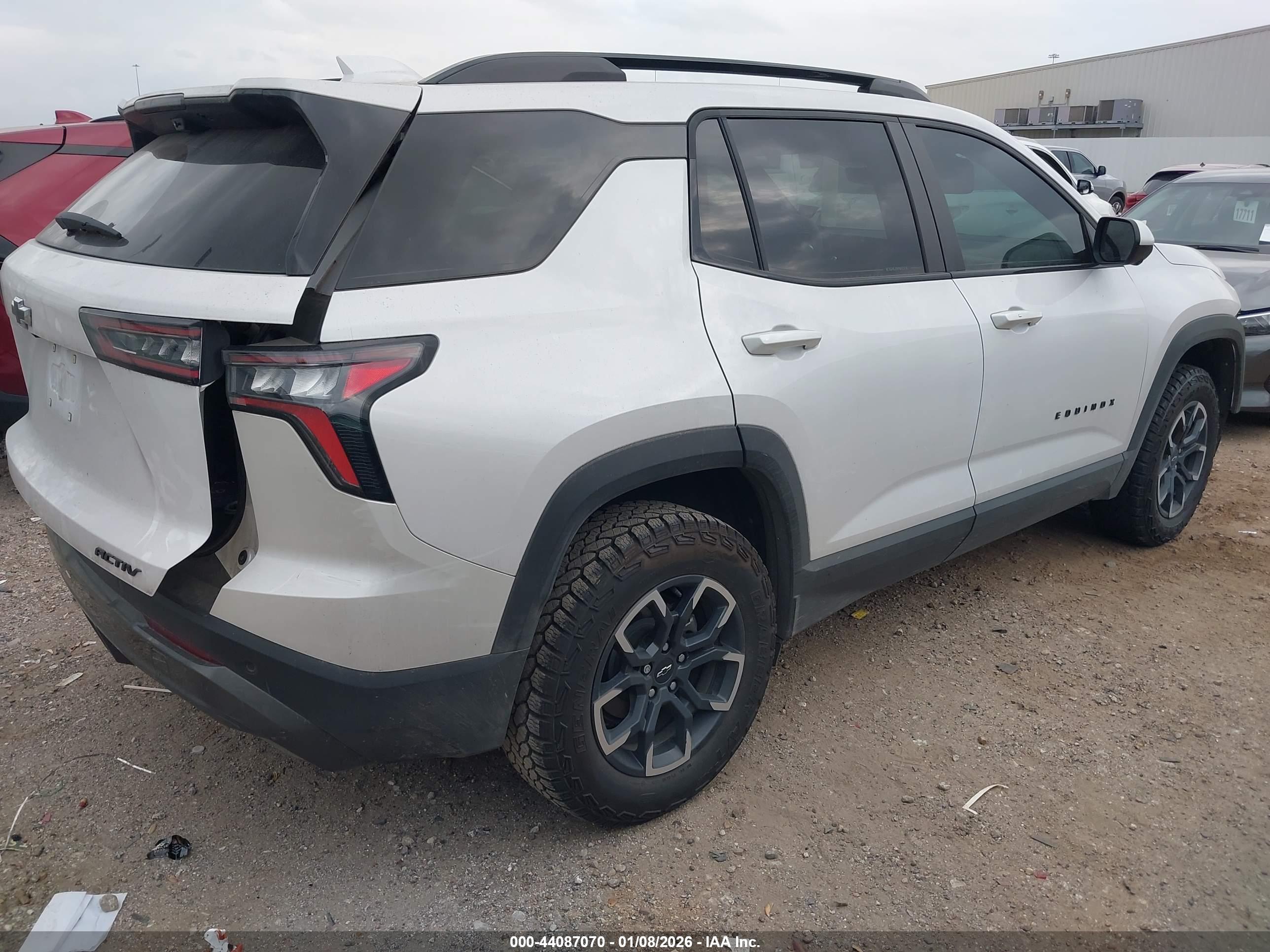CHEVROLET EQUINOX image 4