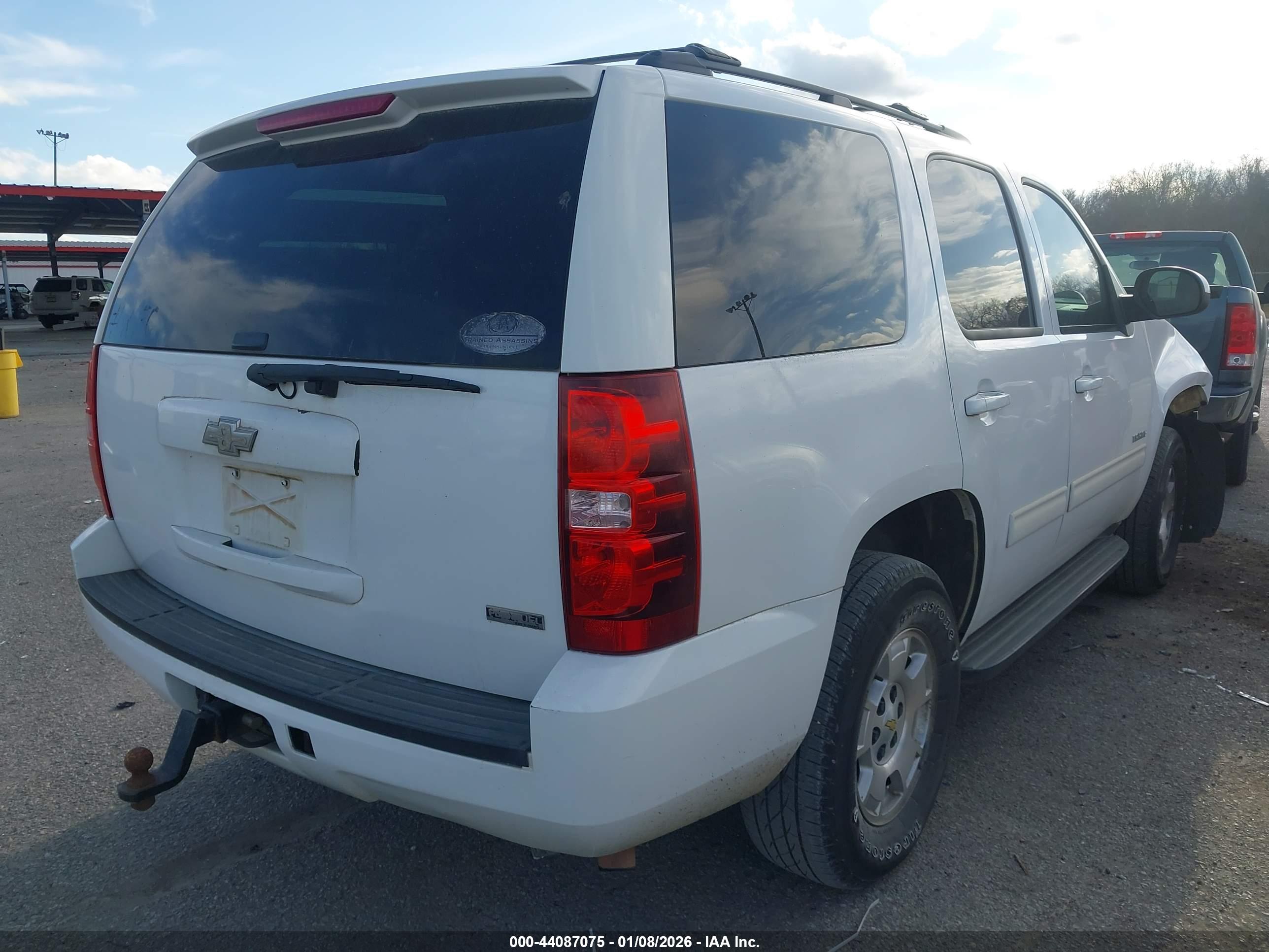 CHEVROLET TAHOE image 4