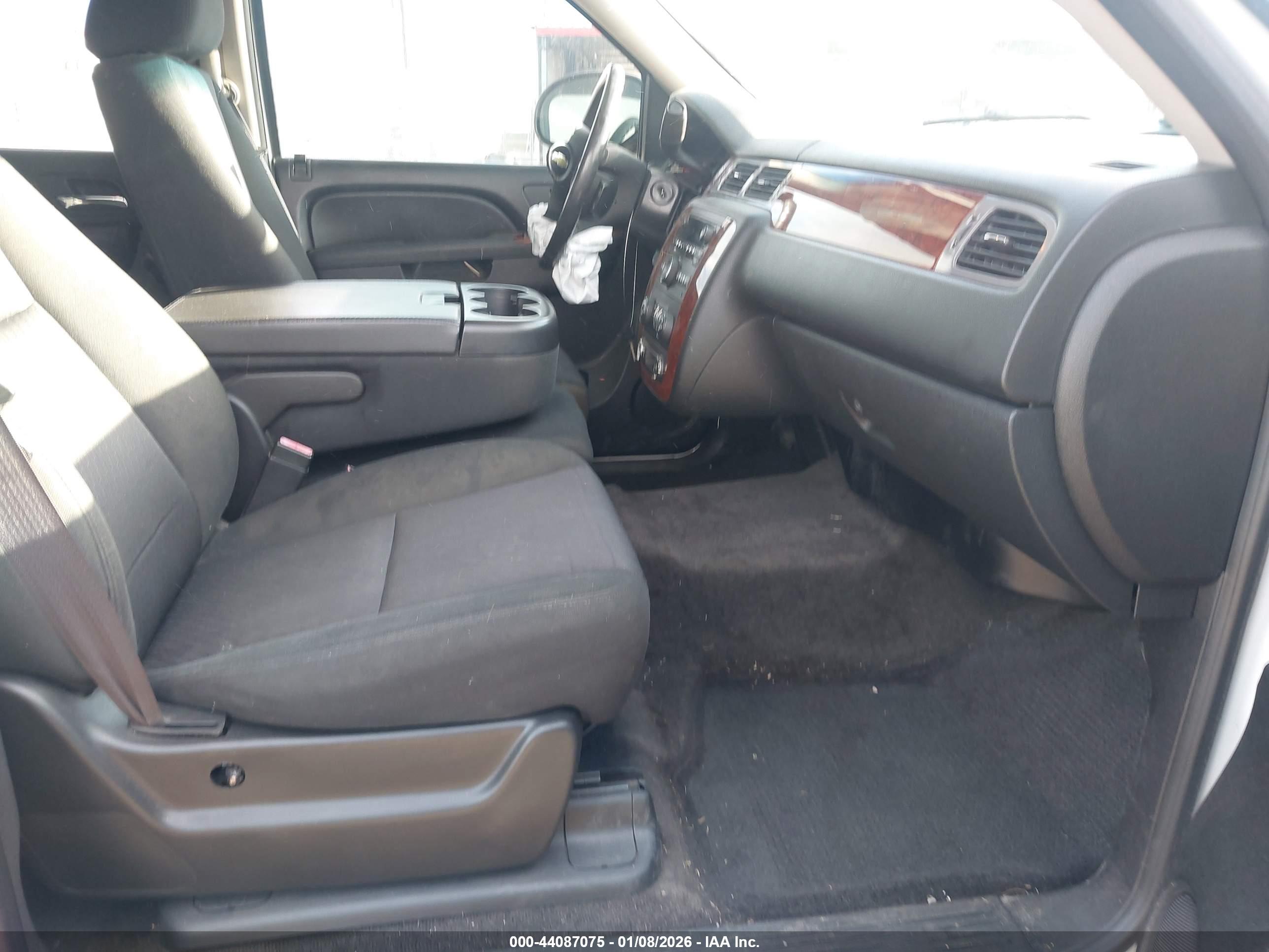 CHEVROLET TAHOE image 5
