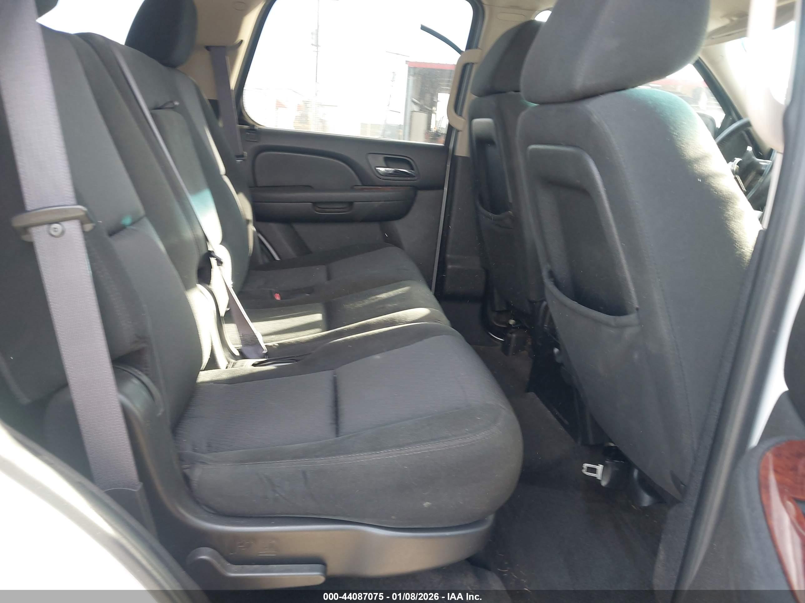 CHEVROLET TAHOE image 8