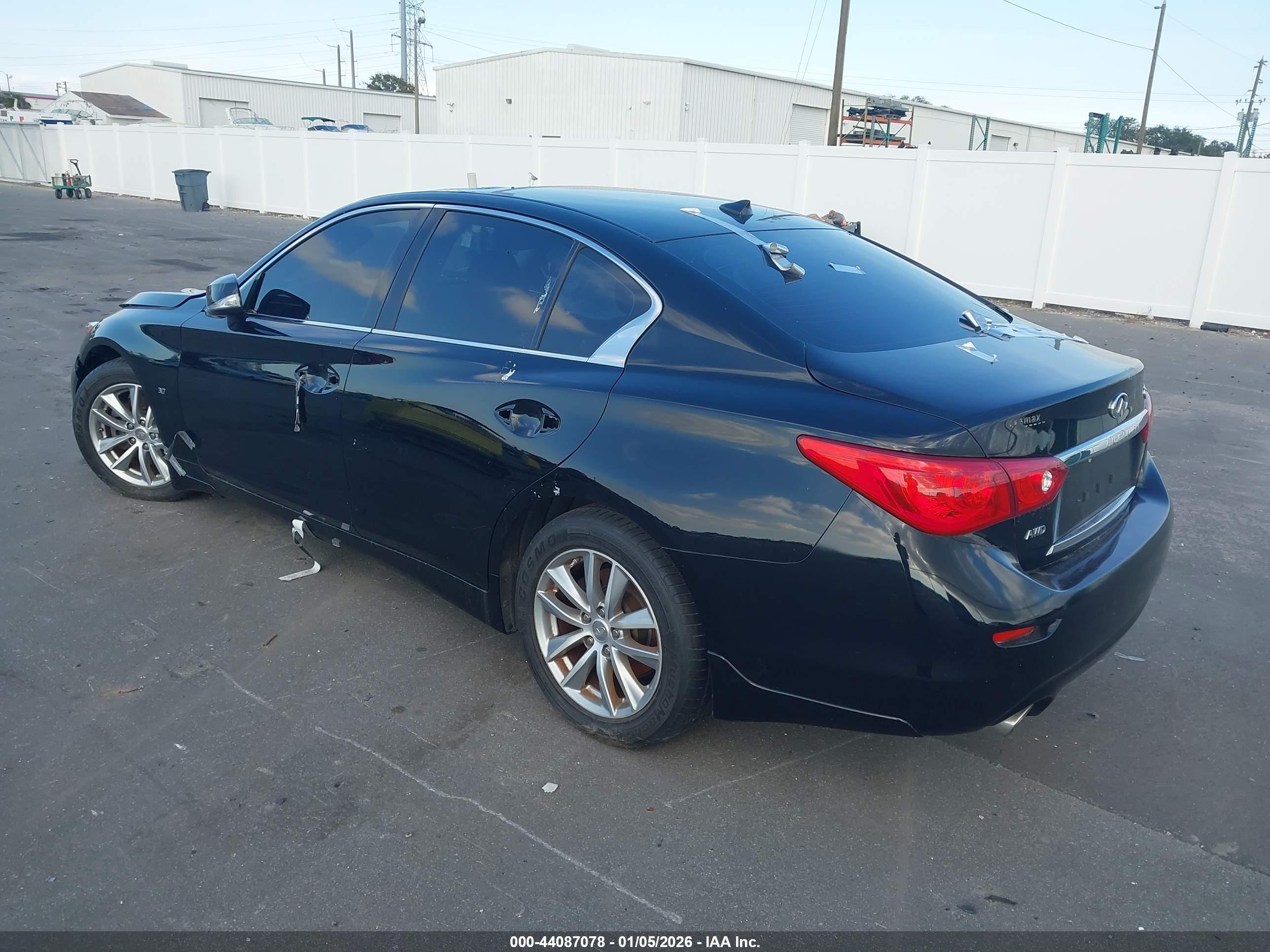 INFINITI Q50 image 3