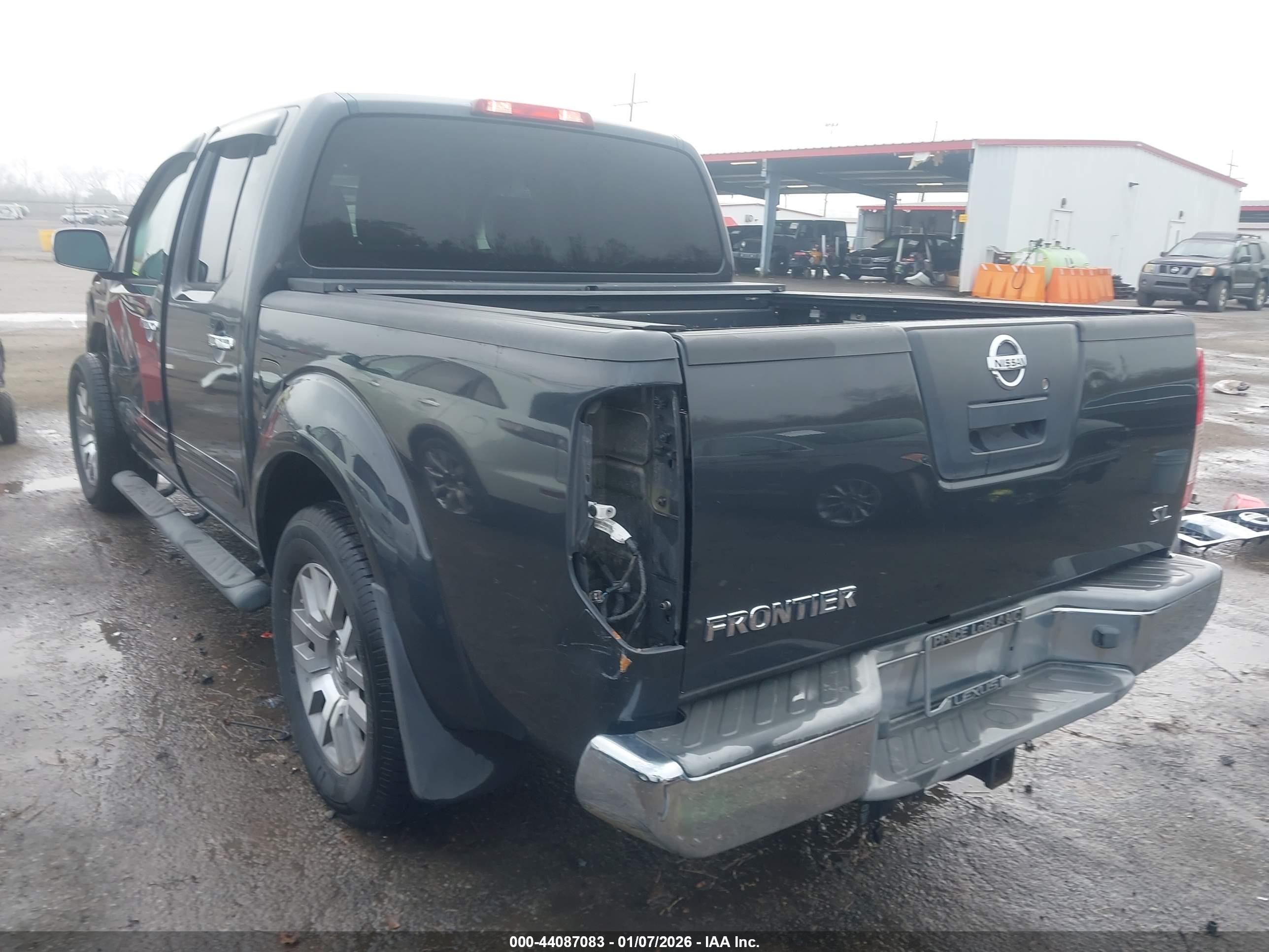 NISSAN FRONTIER image 3