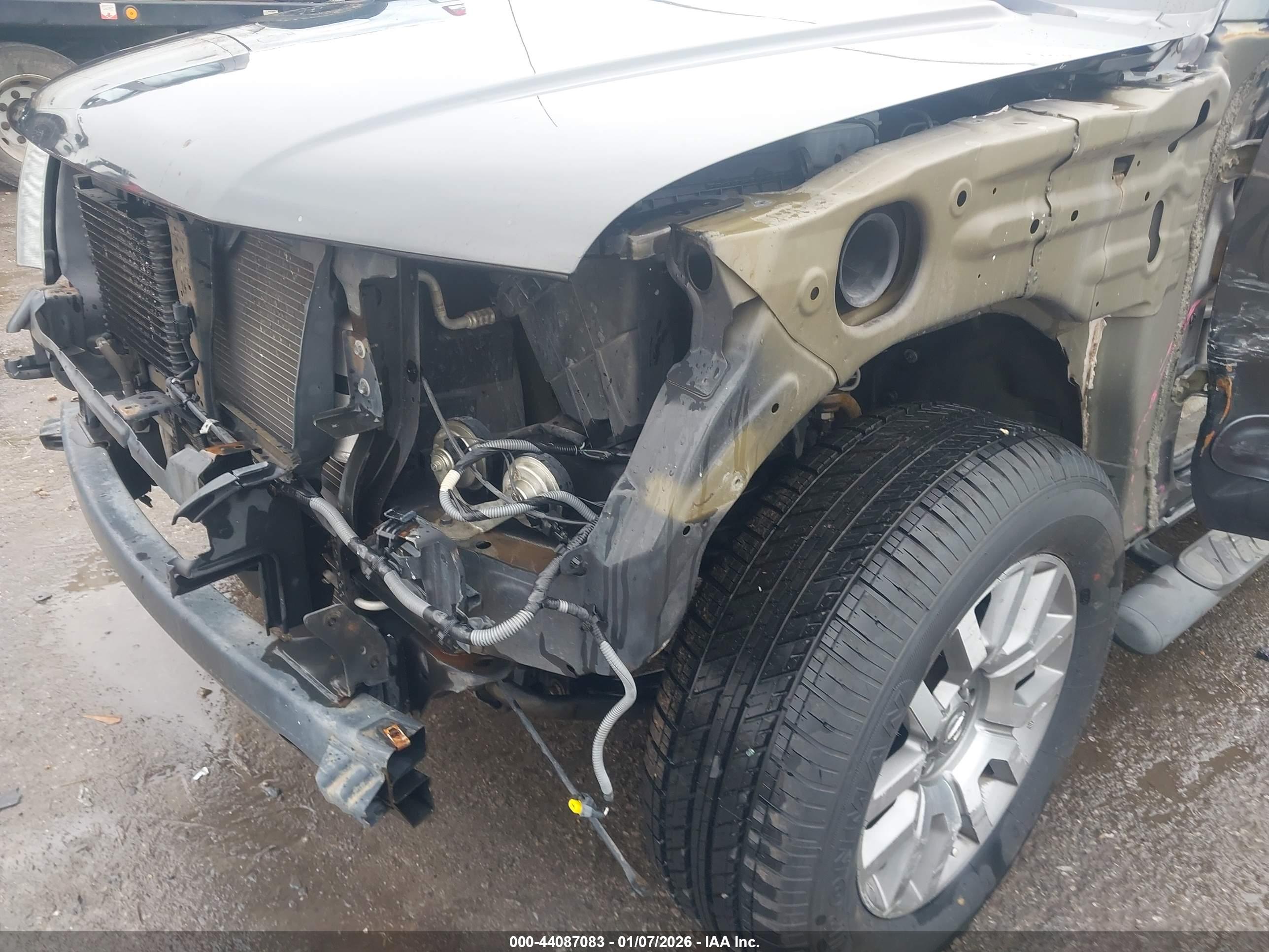 NISSAN FRONTIER image 6