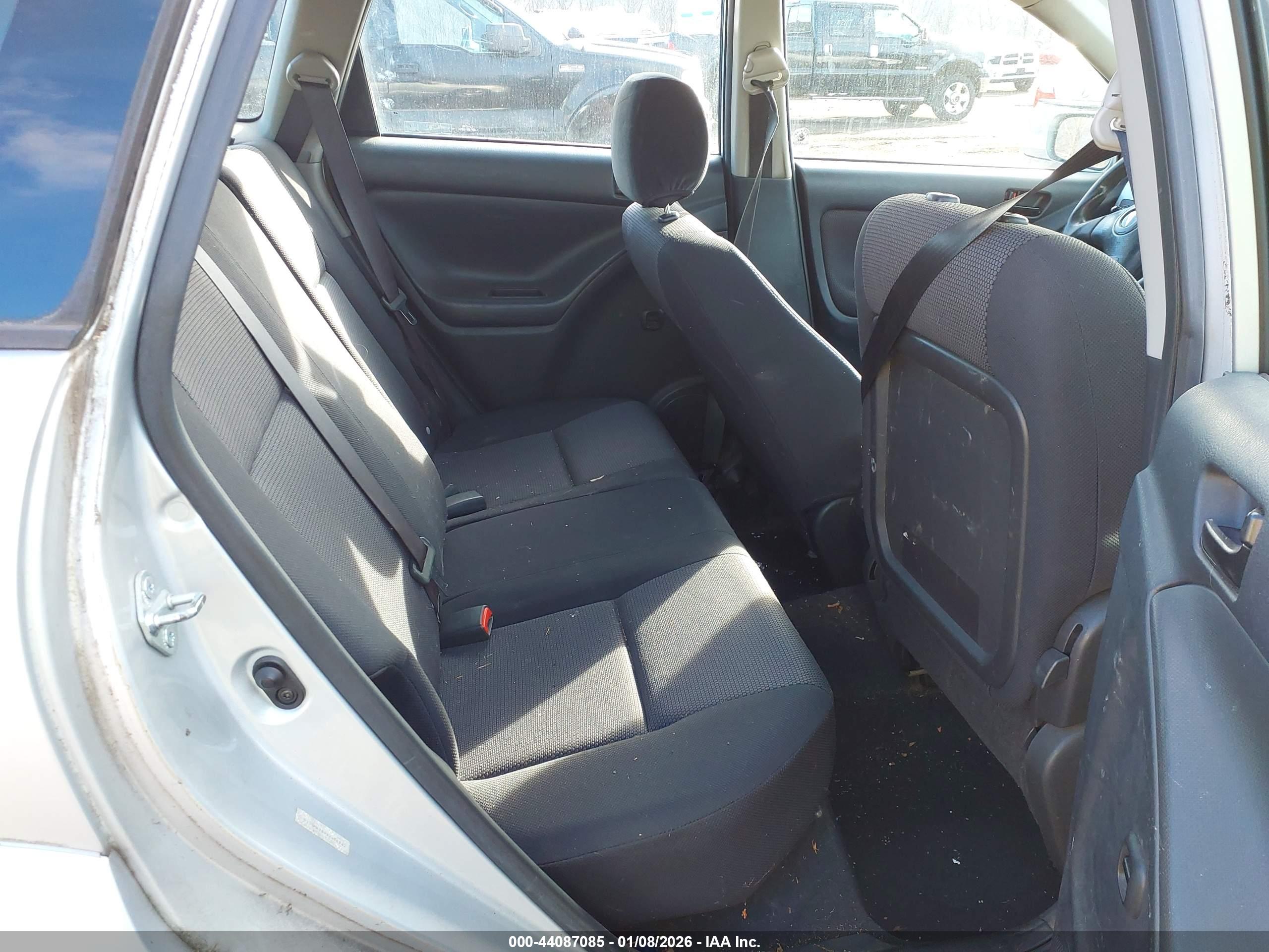 PONTIAC VIBE image 8