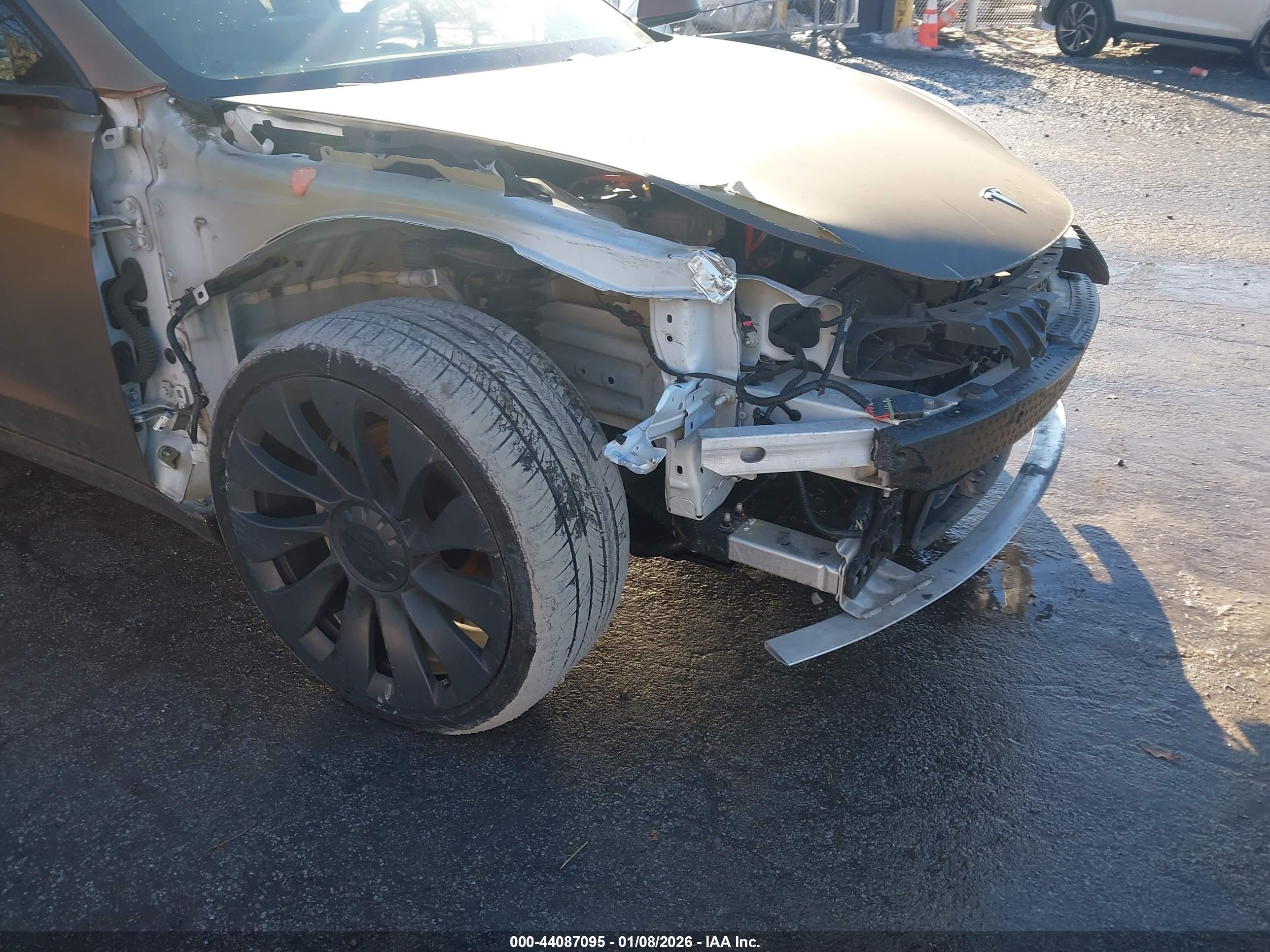 TESLA MODEL image 6