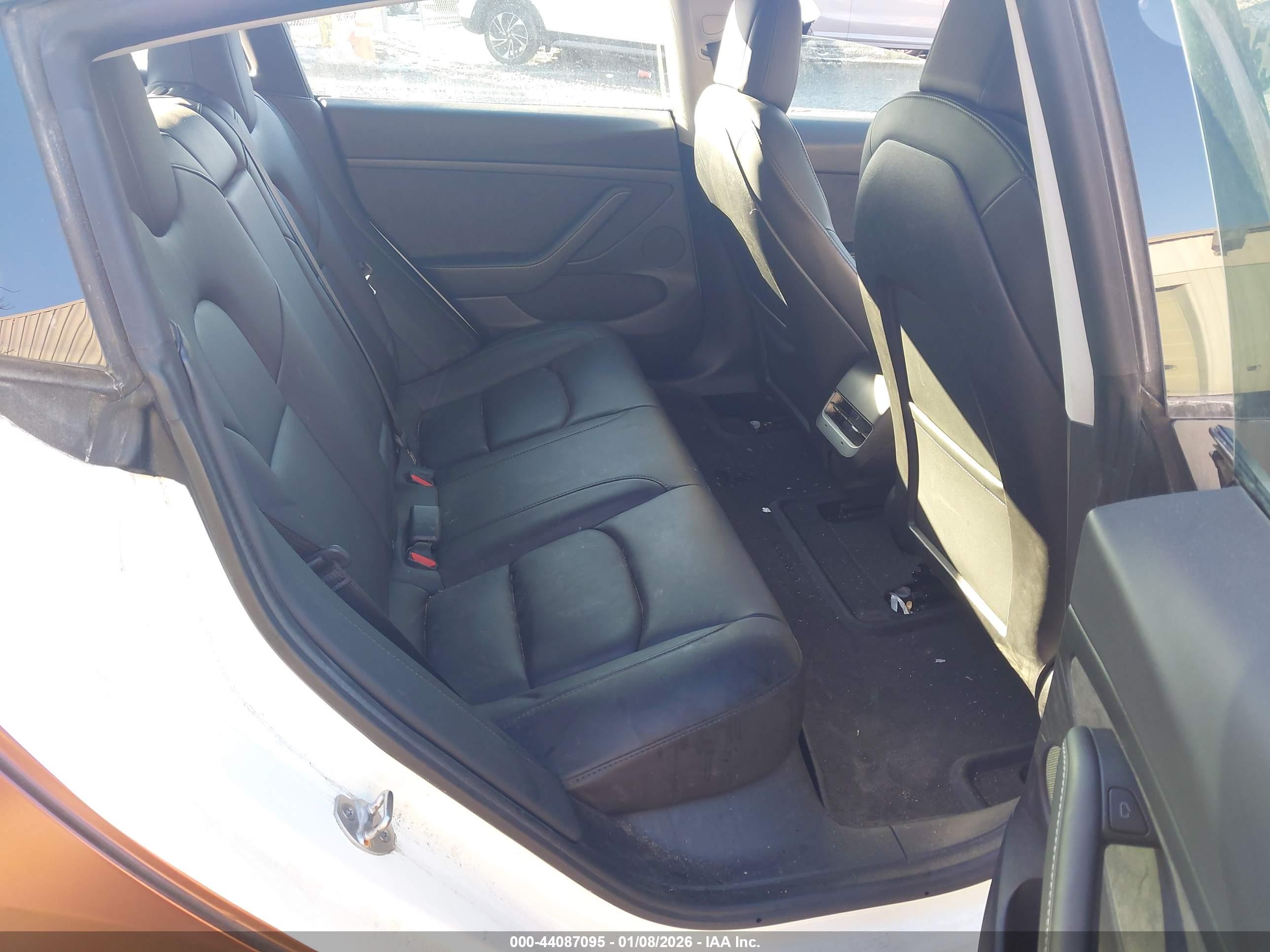 TESLA MODEL image 8