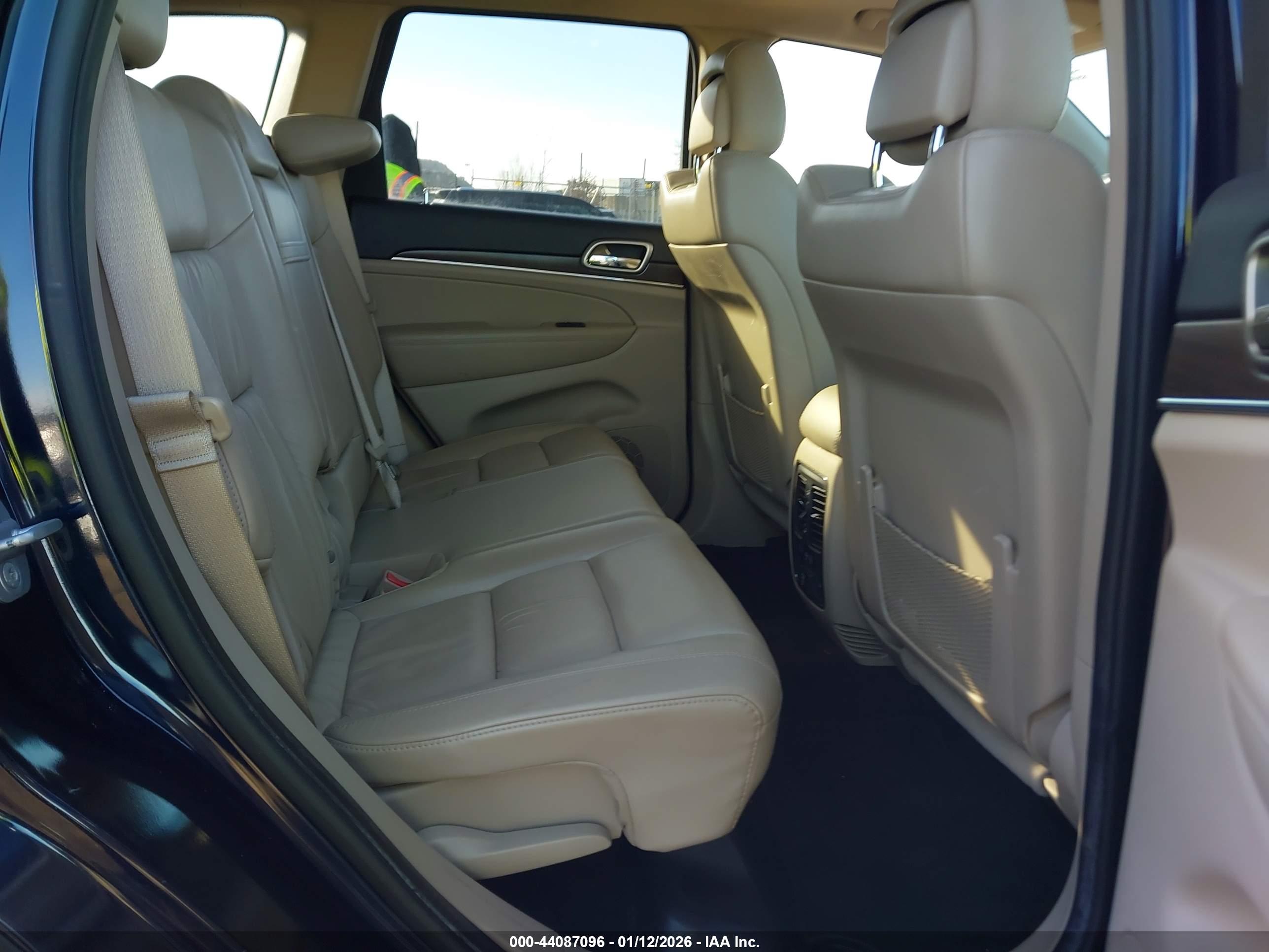 JEEP GRAND image 8