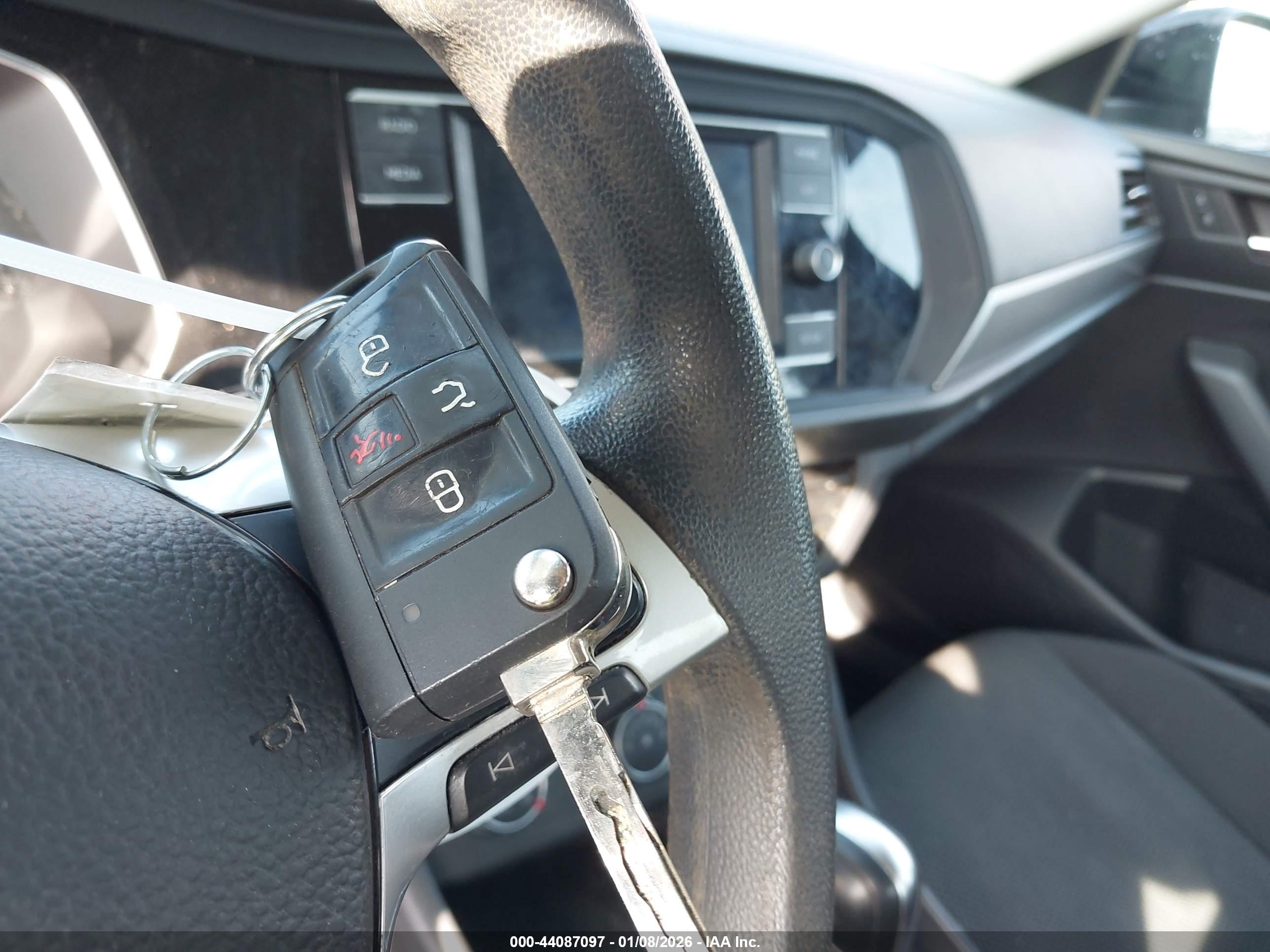 VOLKSWAGEN JETTA image 11