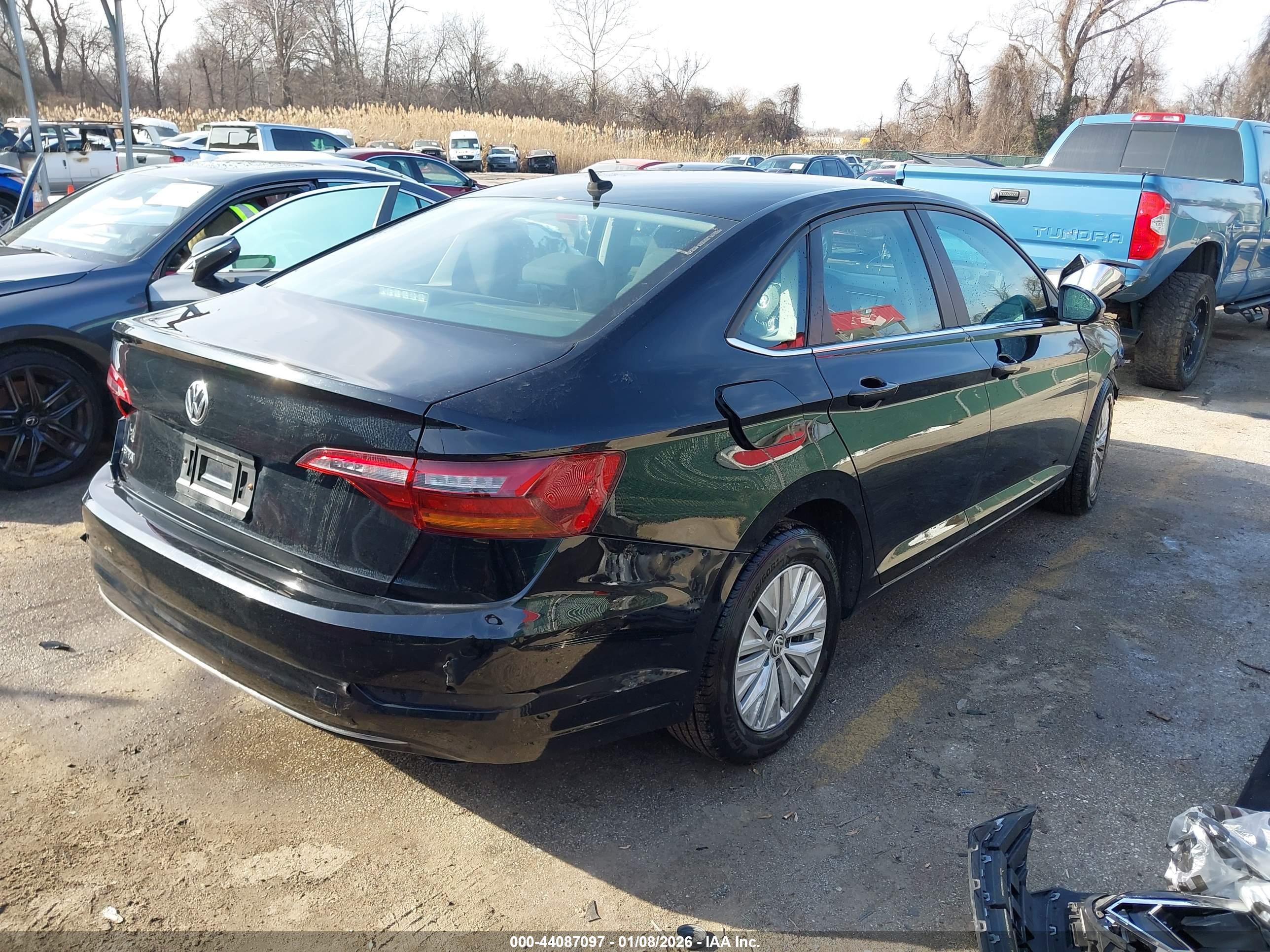 VOLKSWAGEN JETTA image 4
