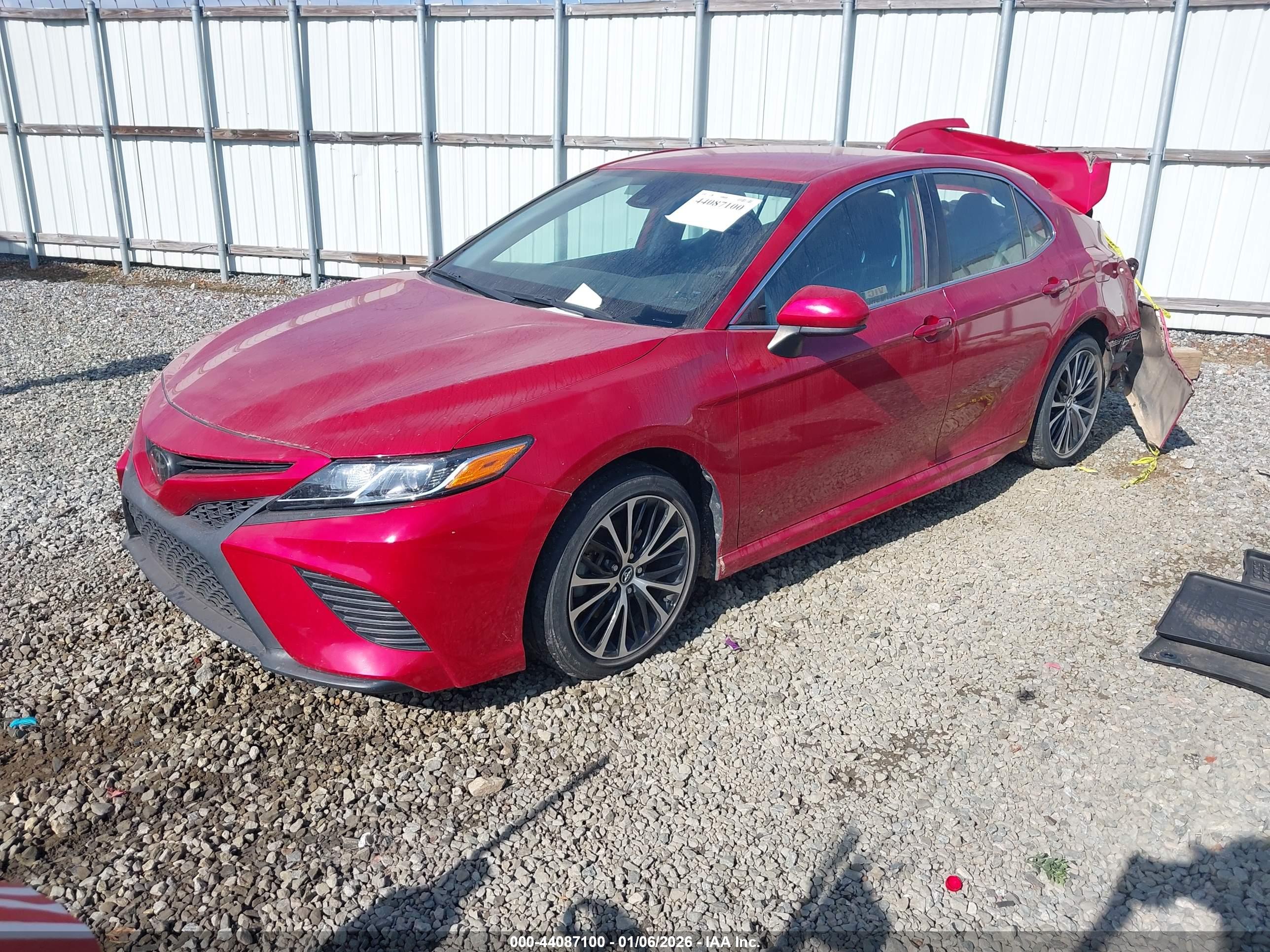 TOYOTA CAMRY image 2
