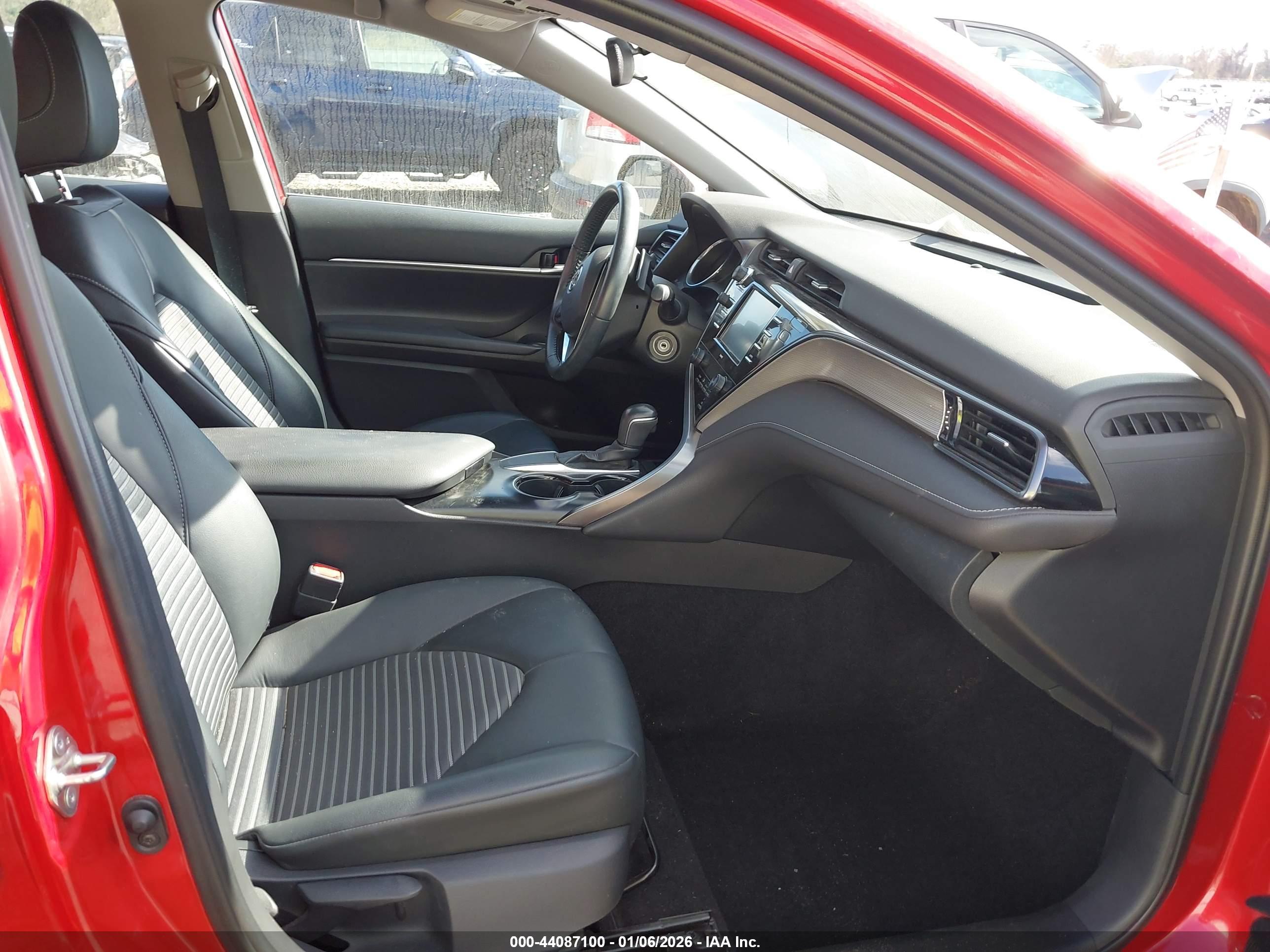 TOYOTA CAMRY image 5
