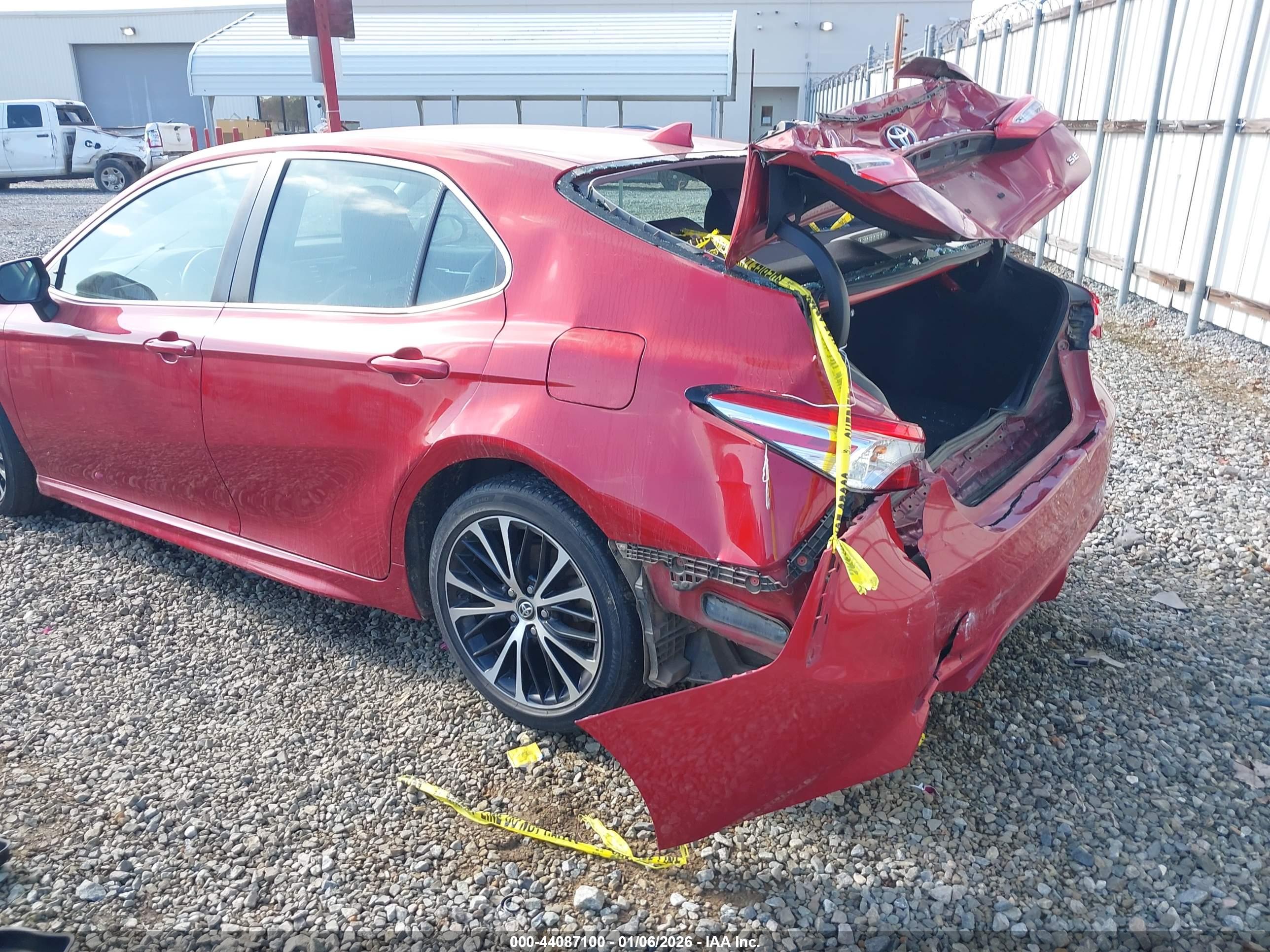 TOYOTA CAMRY image 6