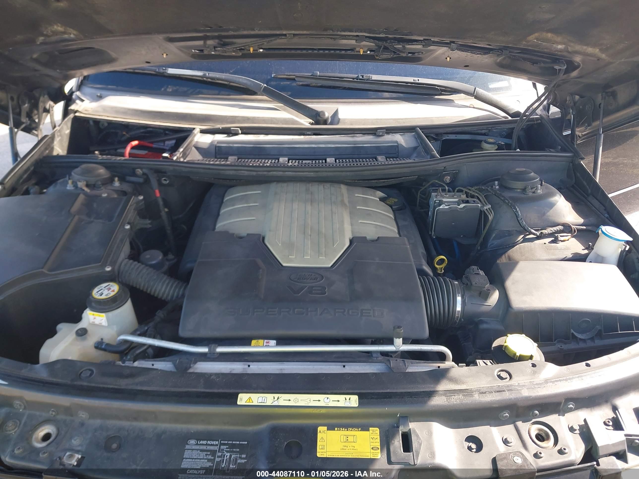 LAND ROVER image 10
