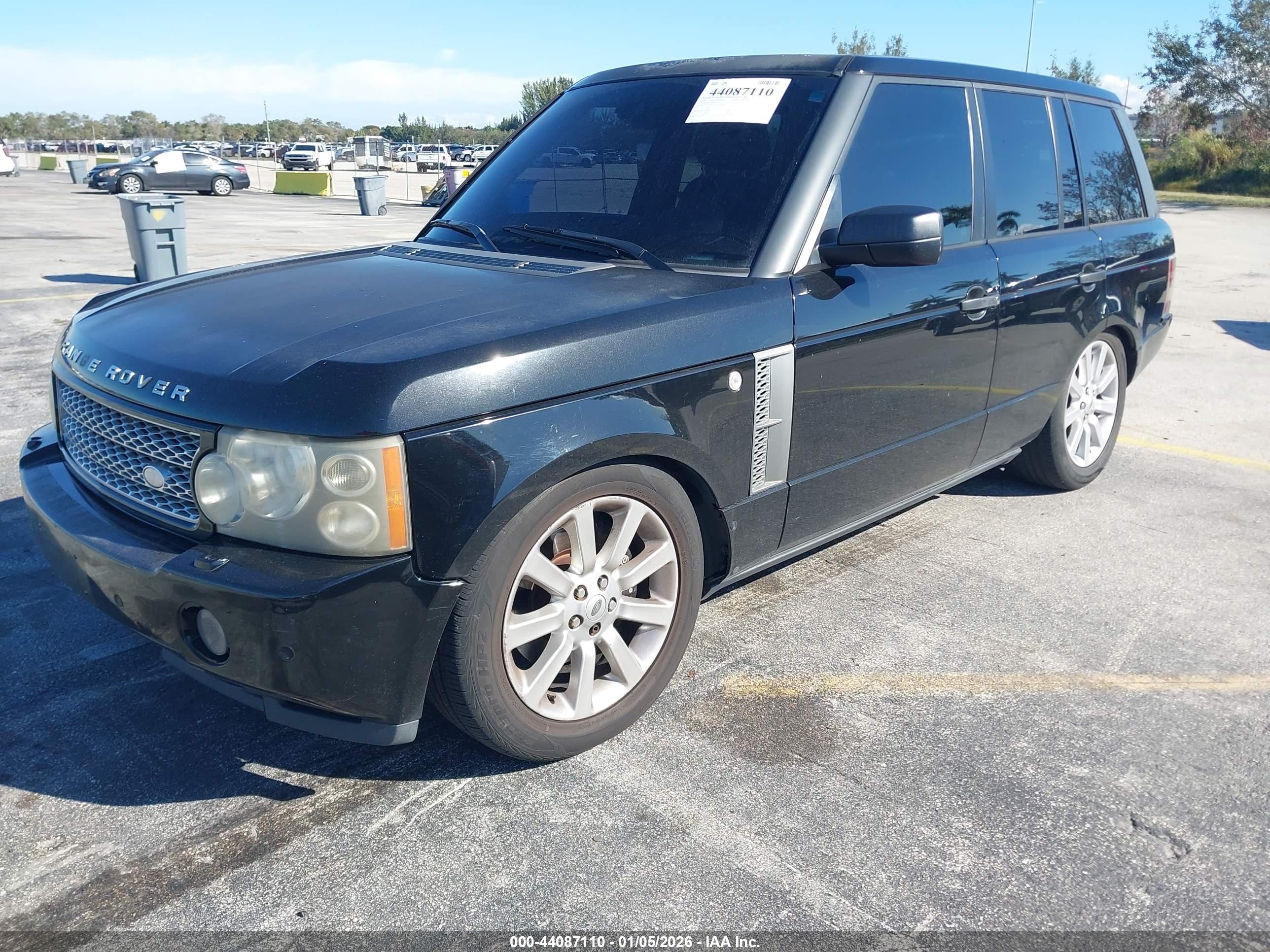 LAND ROVER image 2