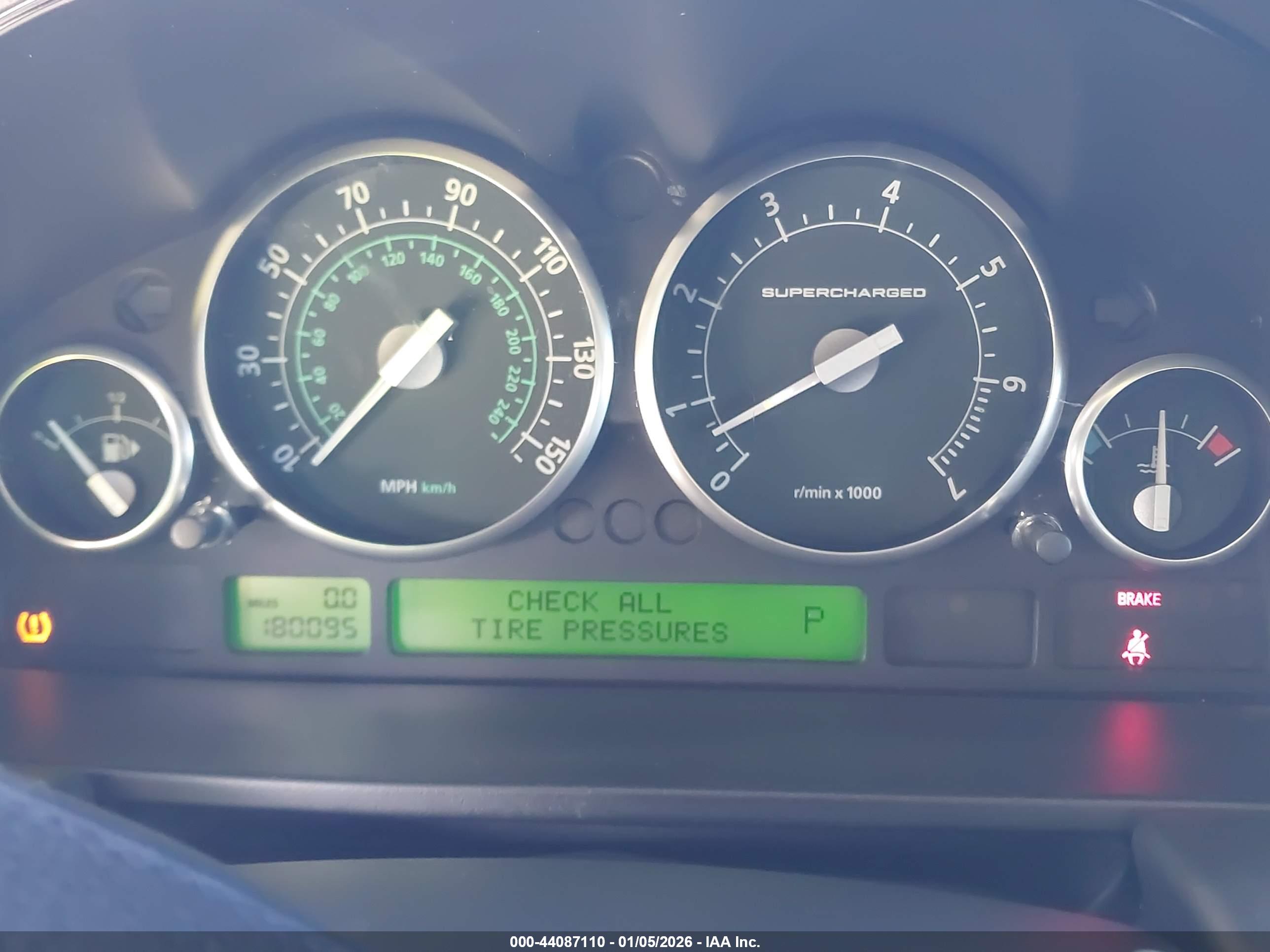 LAND ROVER image 7