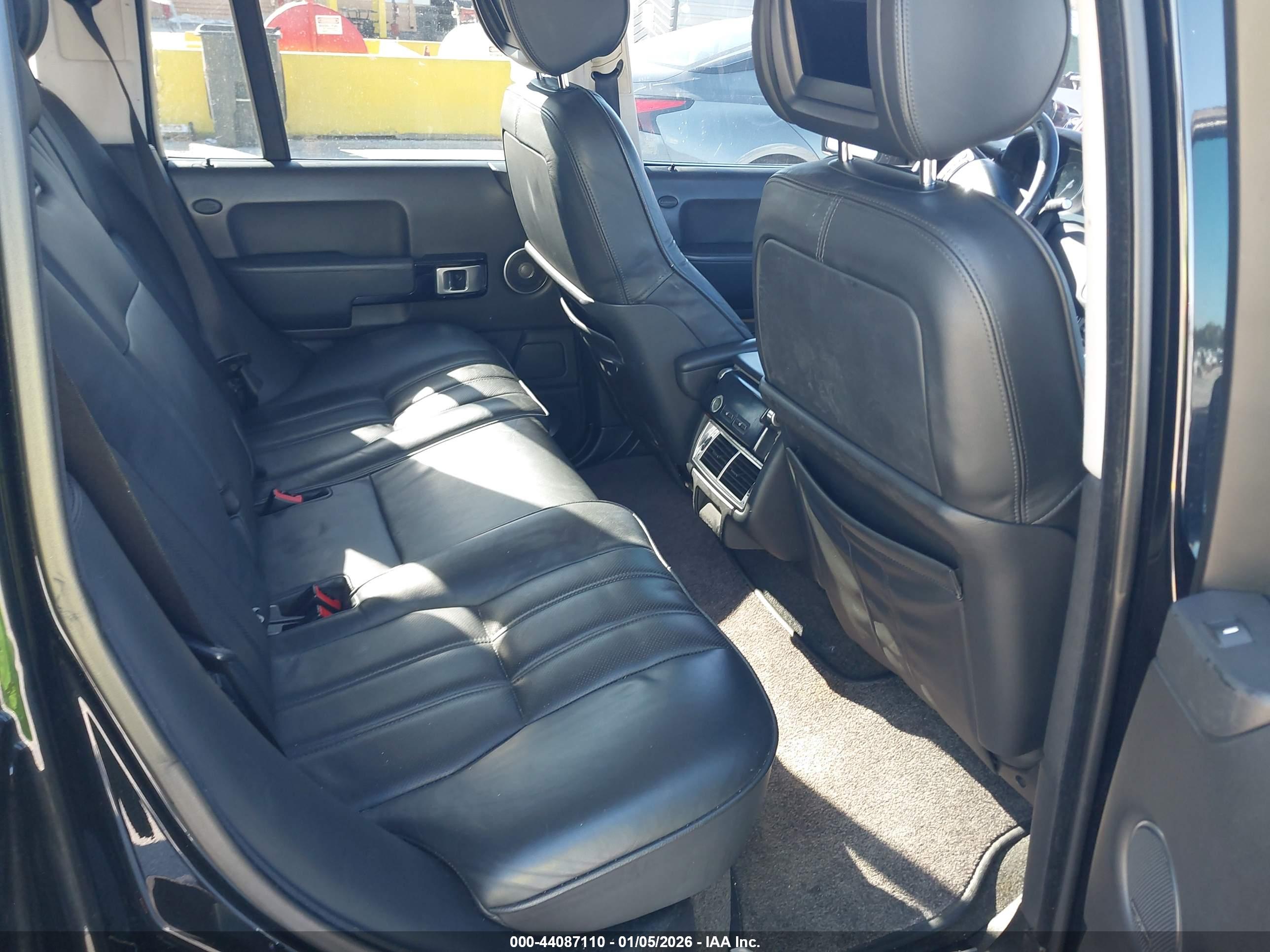 LAND ROVER image 8