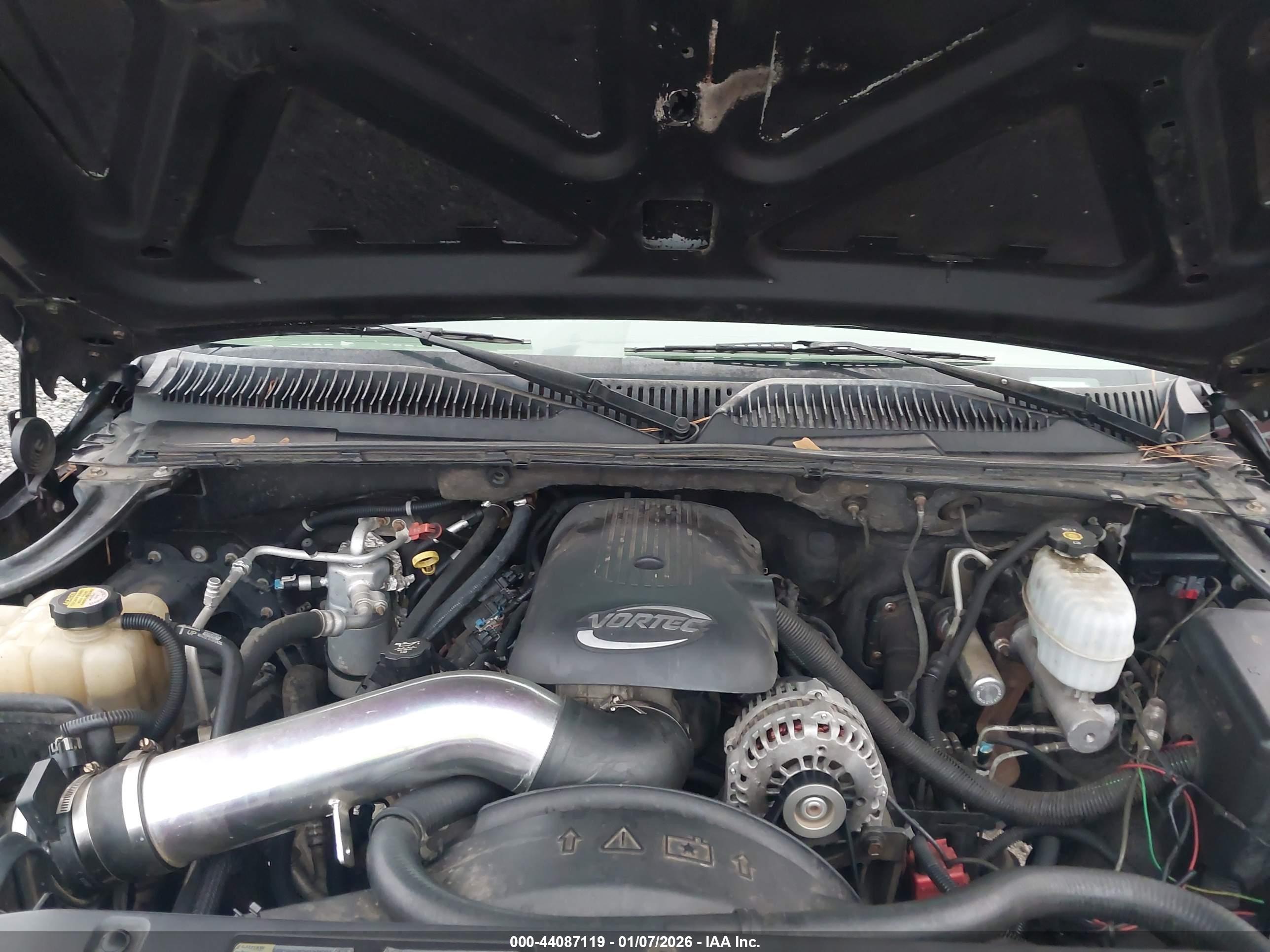 CHEVROLET TAHOE image 10