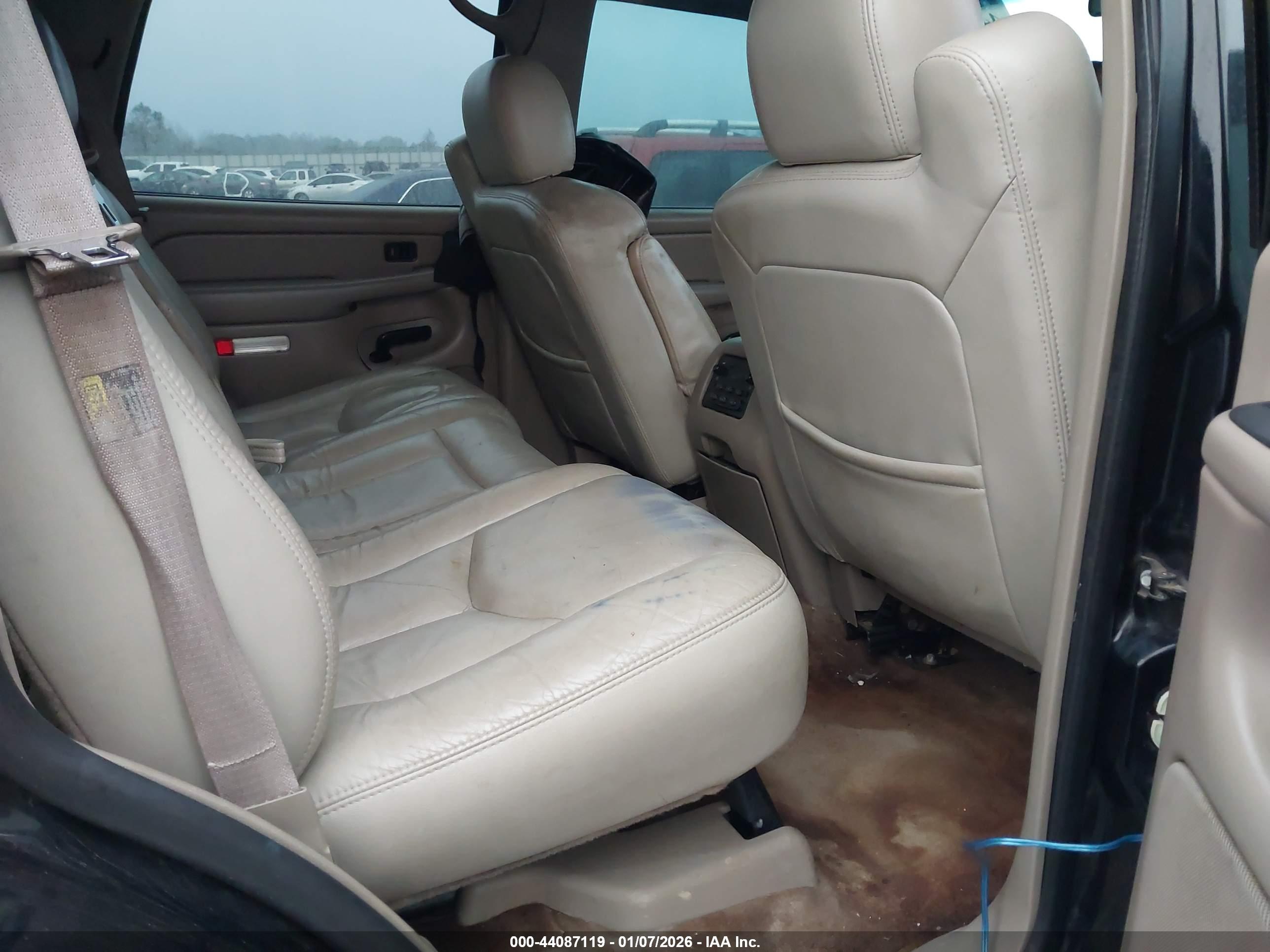 CHEVROLET TAHOE image 8