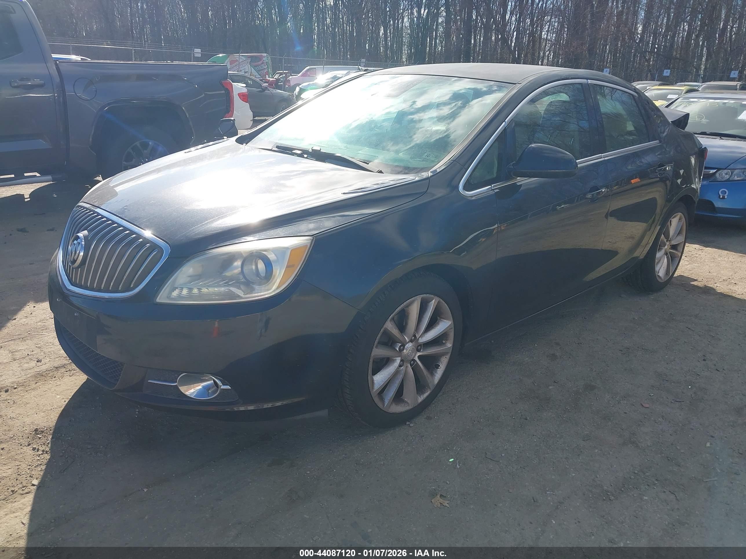 BUICK VERANO image 2