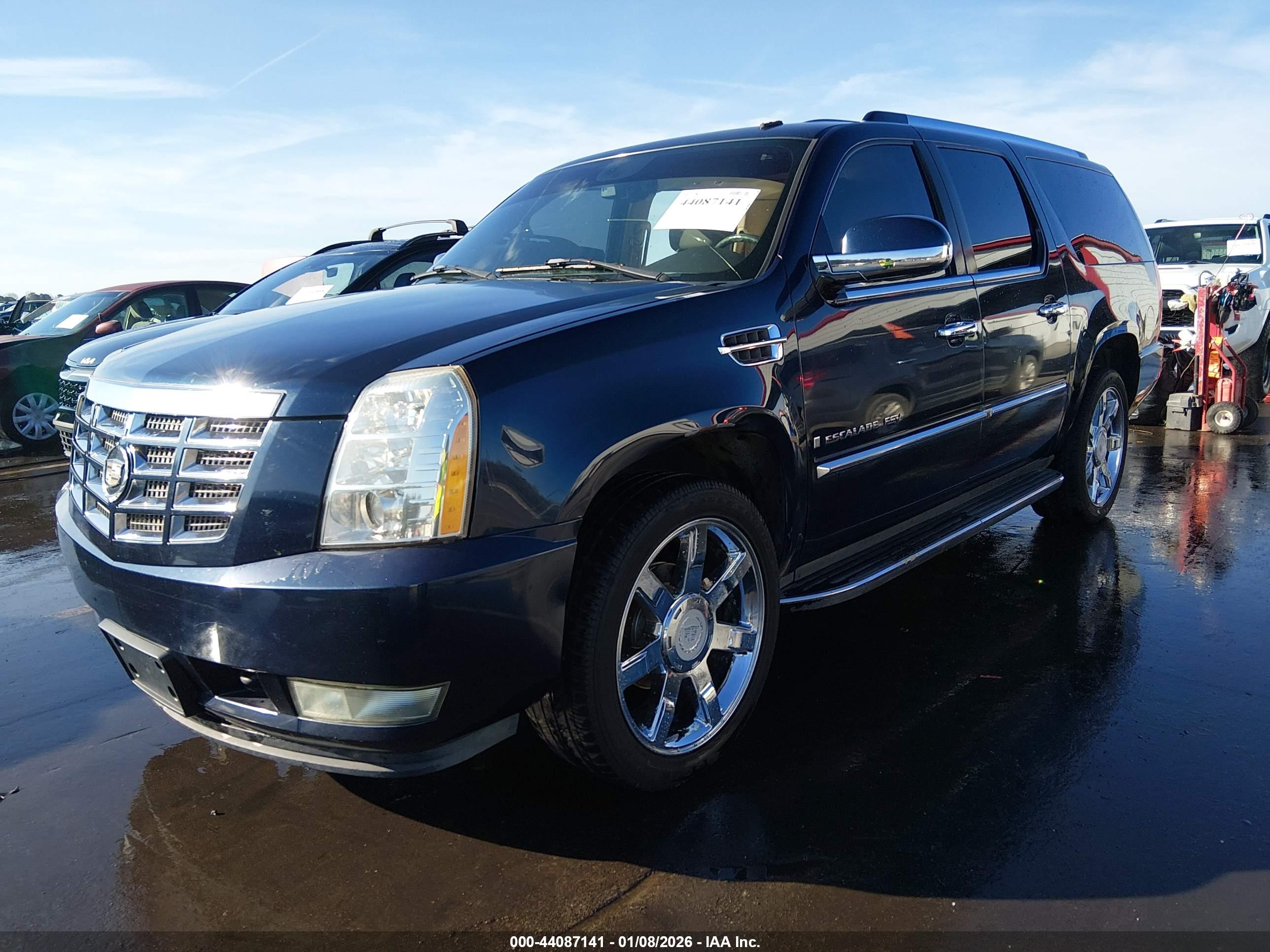 CADILLAC ESCALADE image 2