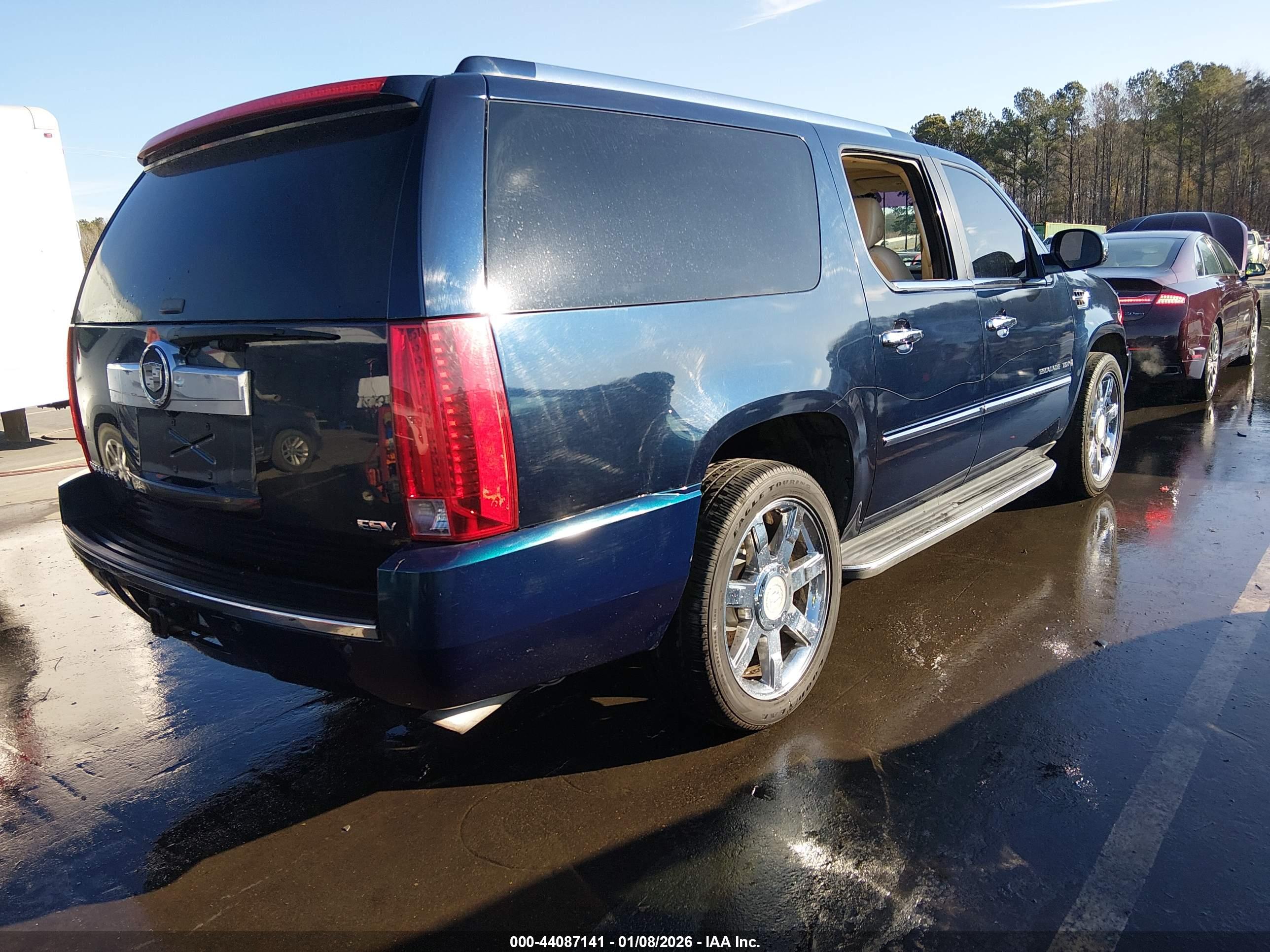 CADILLAC ESCALADE image 4