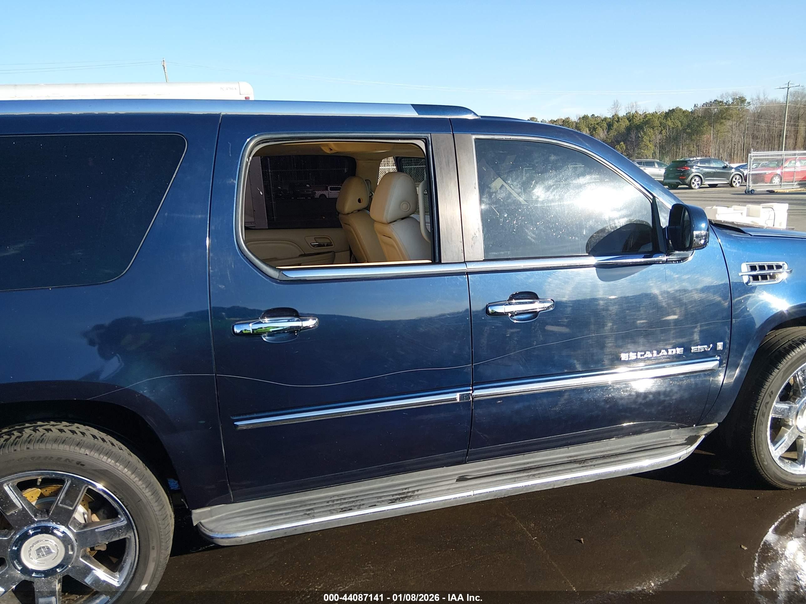 CADILLAC ESCALADE image 6
