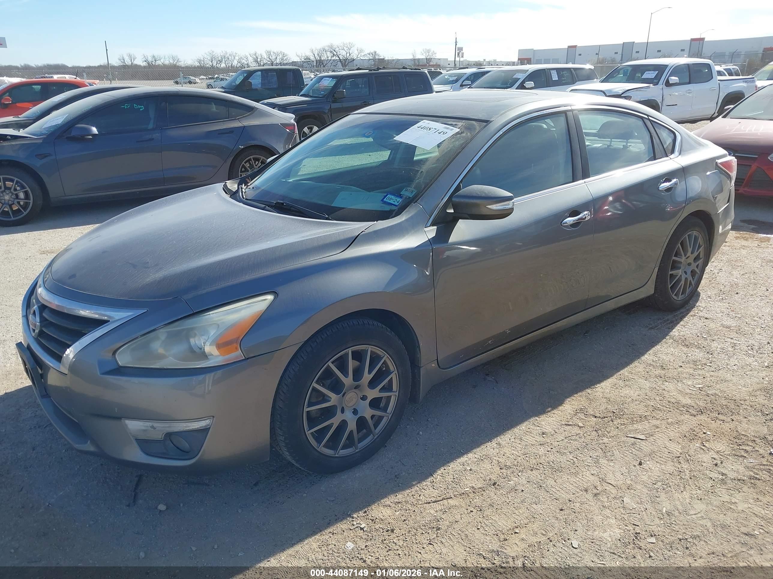 NISSAN ALTIMA image 2