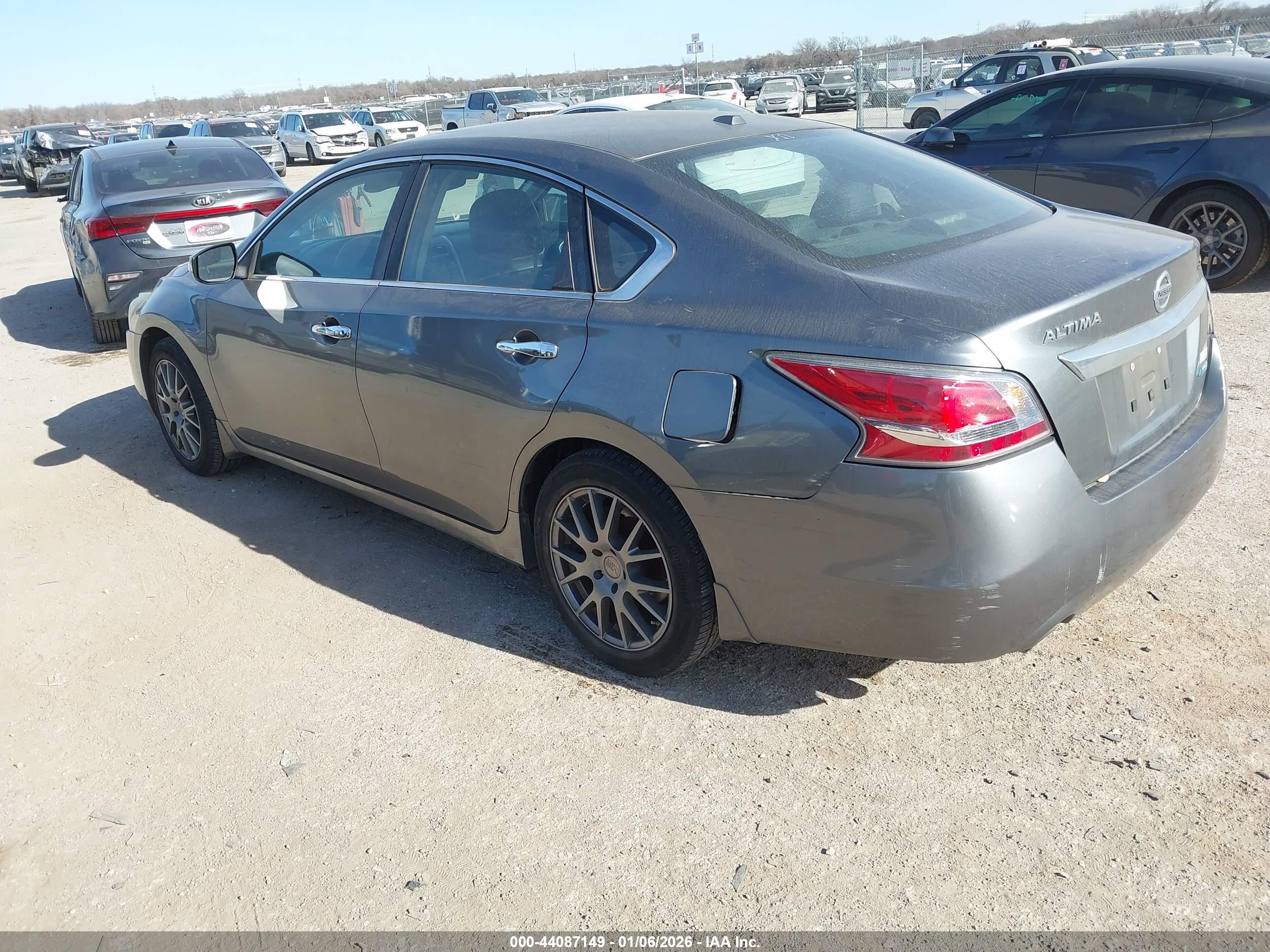 NISSAN ALTIMA image 3