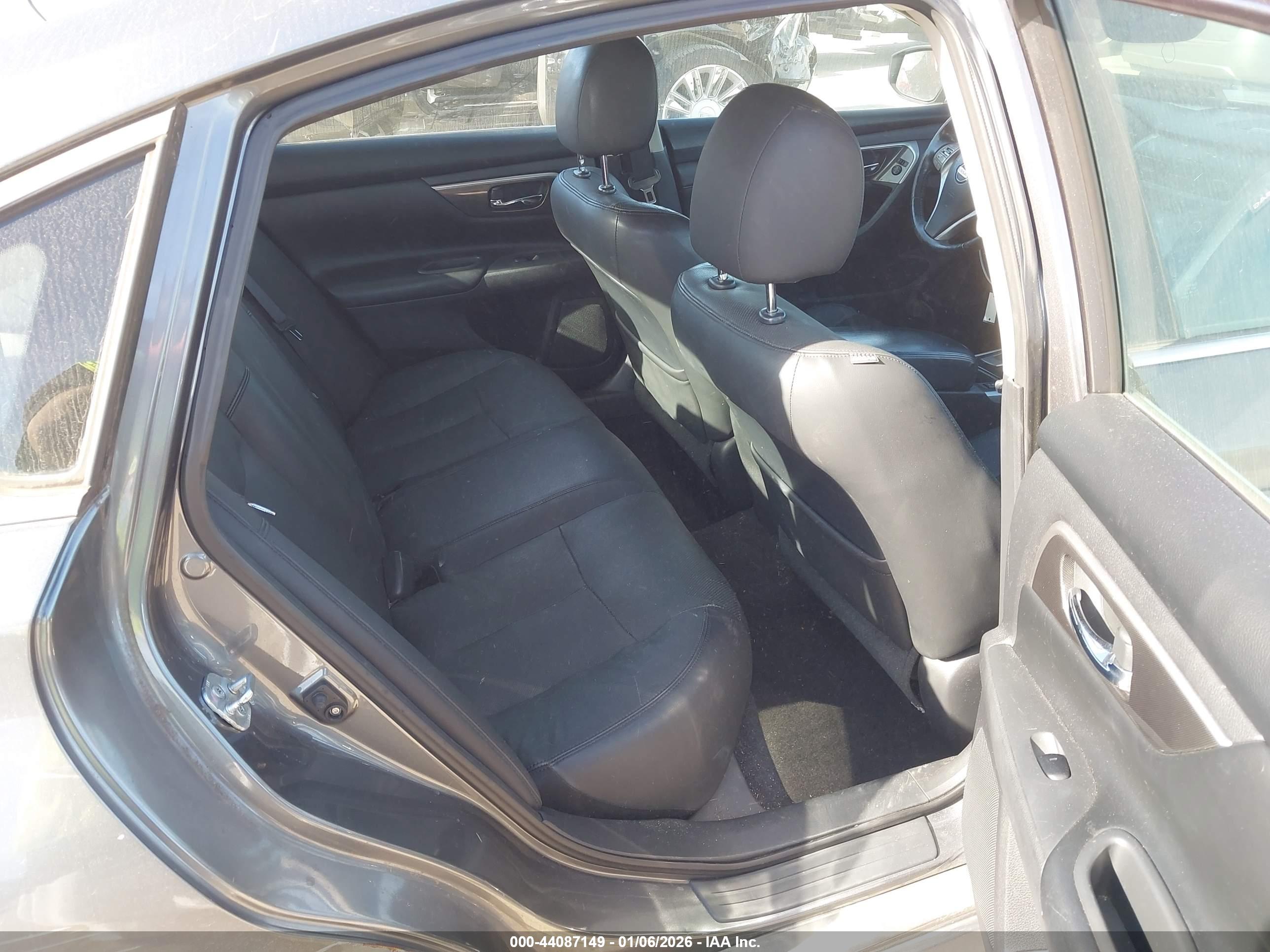 NISSAN ALTIMA image 8