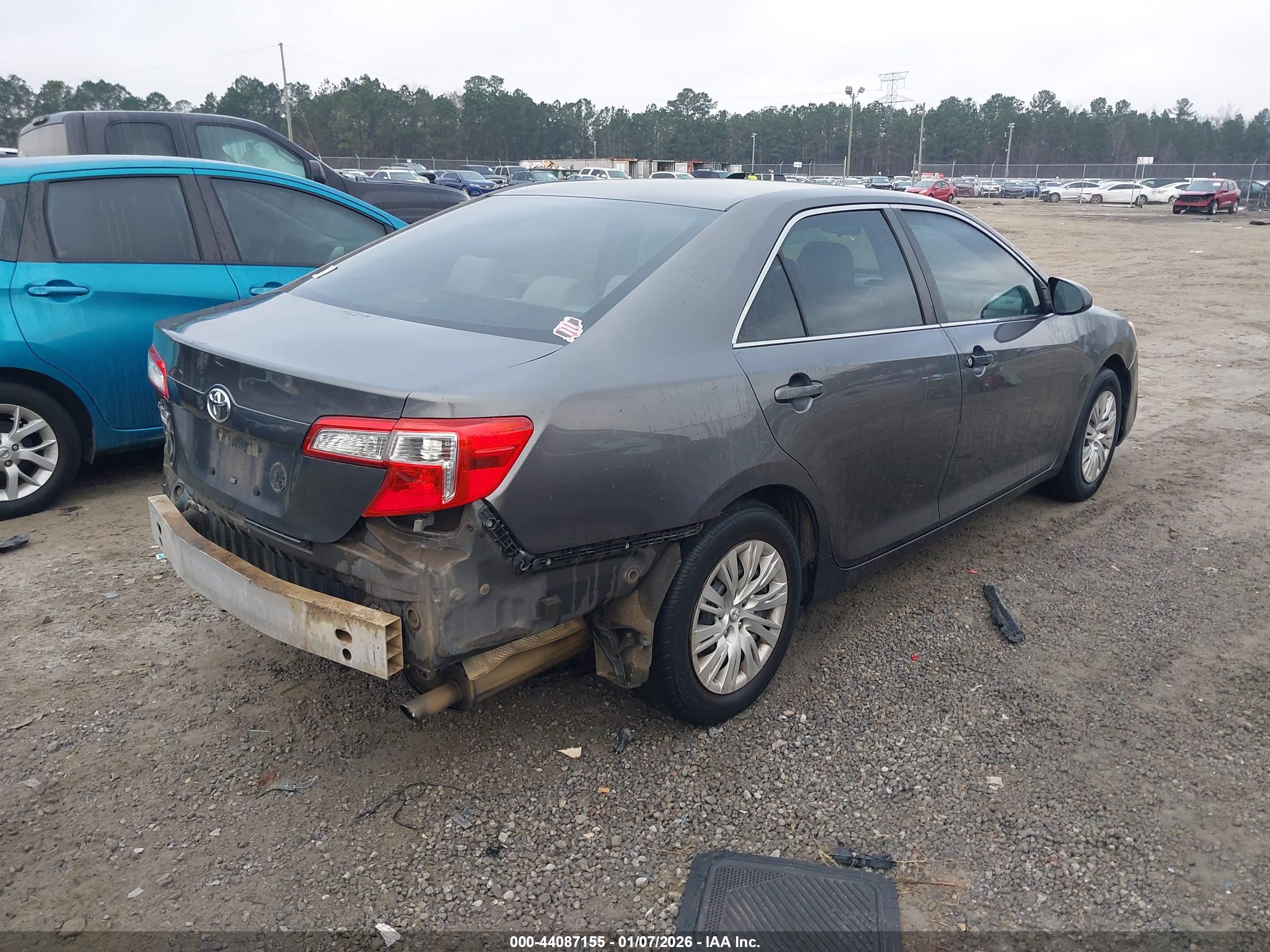 TOYOTA CAMRY image 4