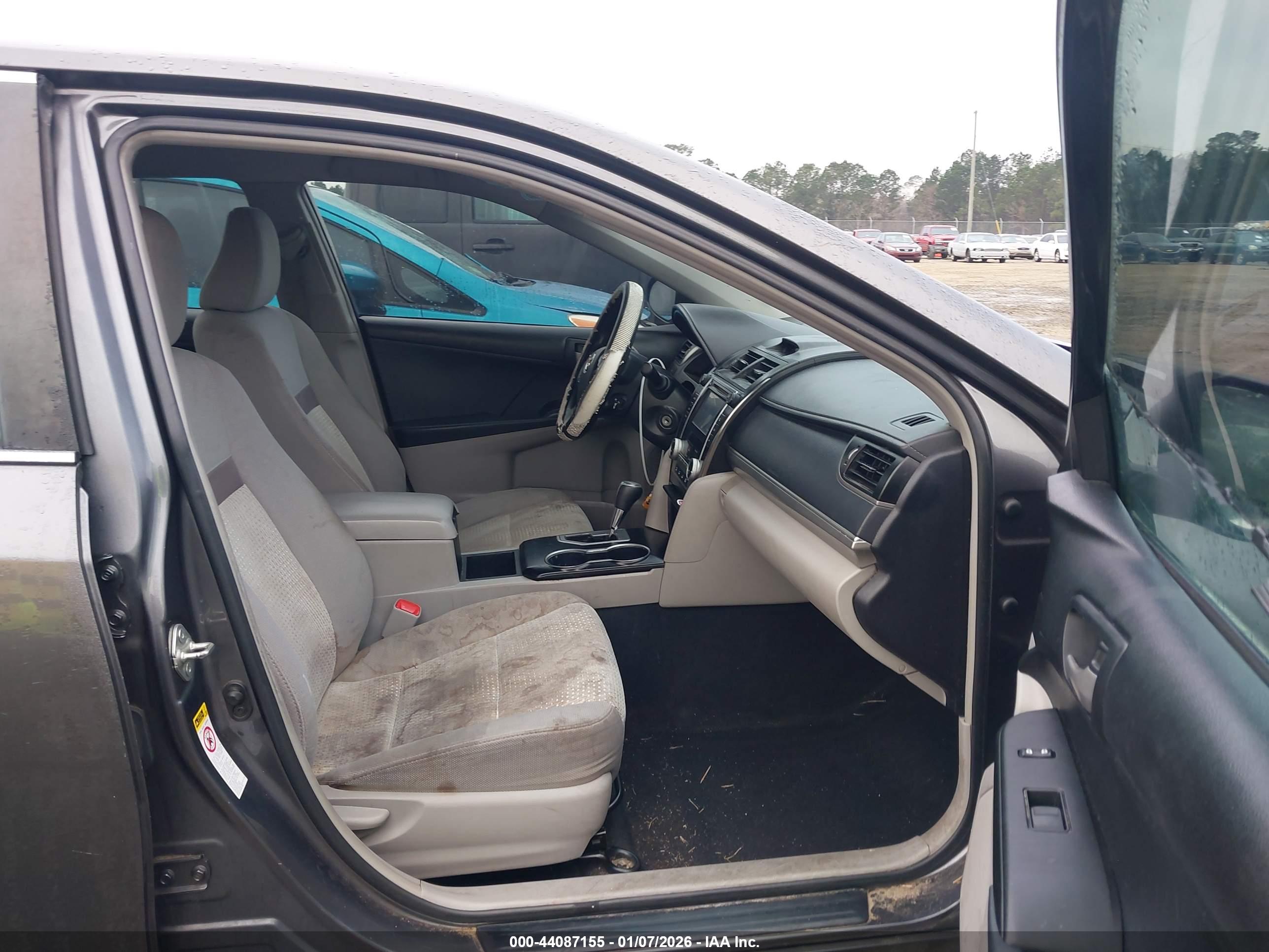 TOYOTA CAMRY image 5