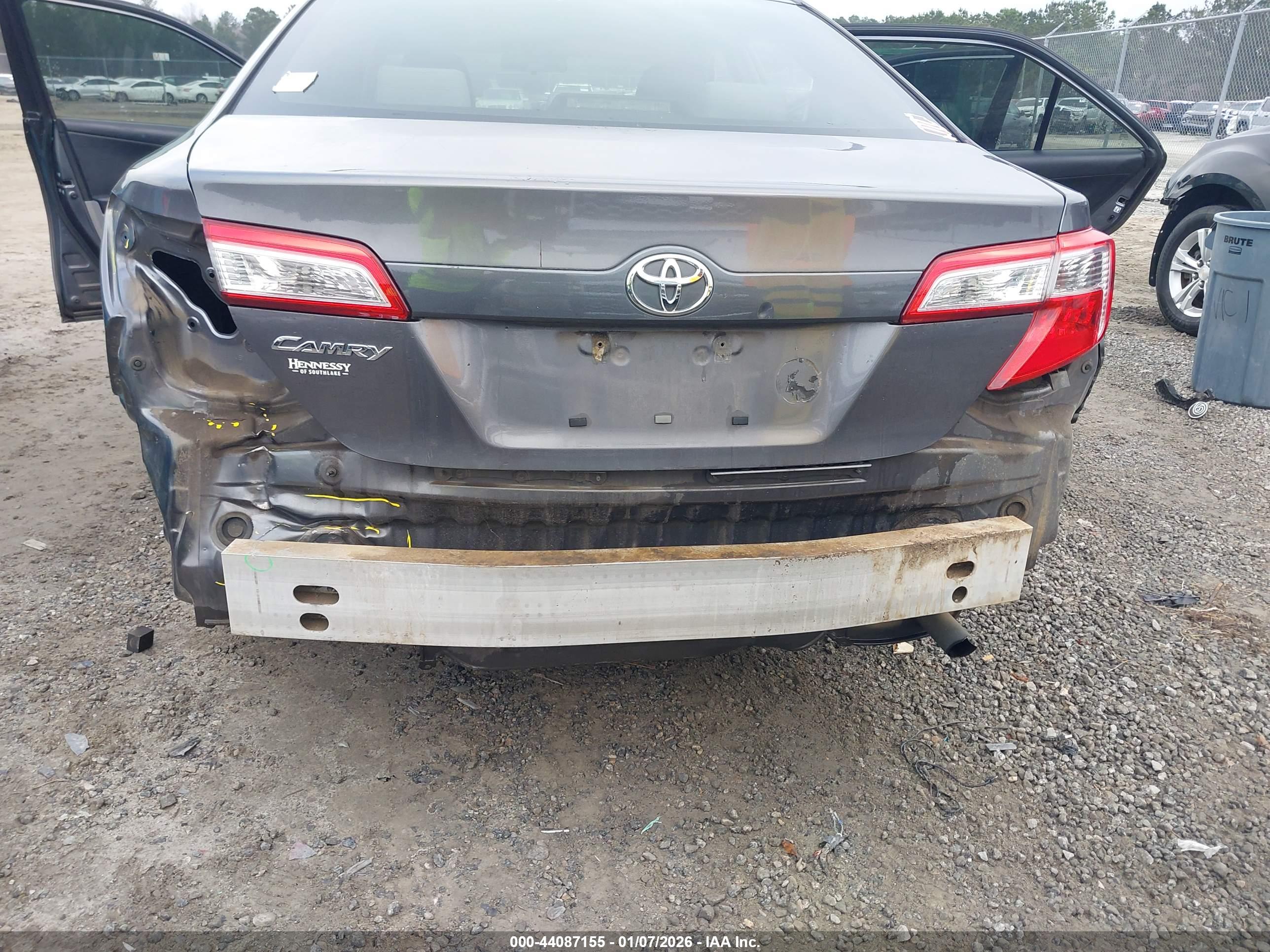 TOYOTA CAMRY image 6