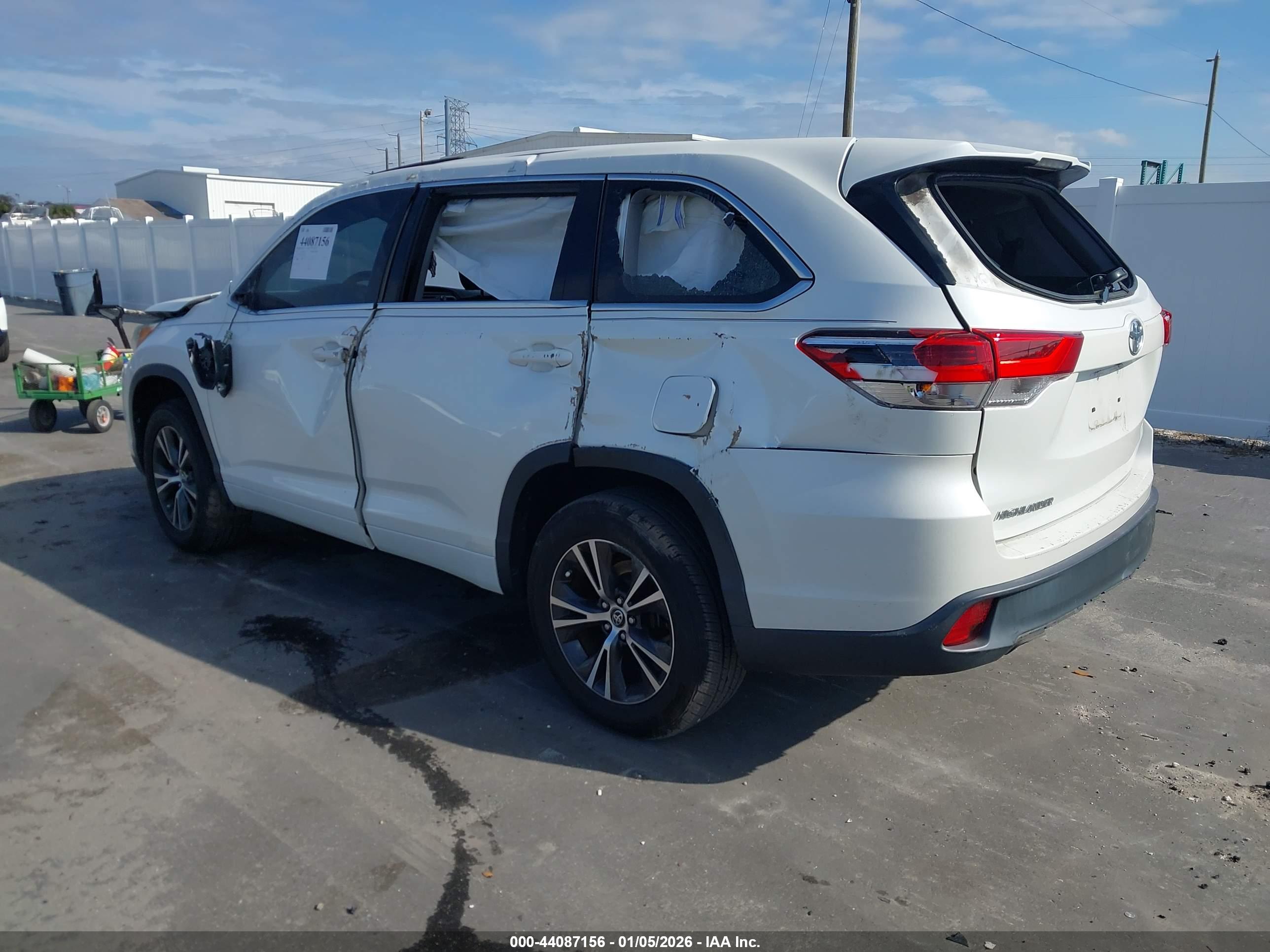 TOYOTA HIGHLANDER image 3