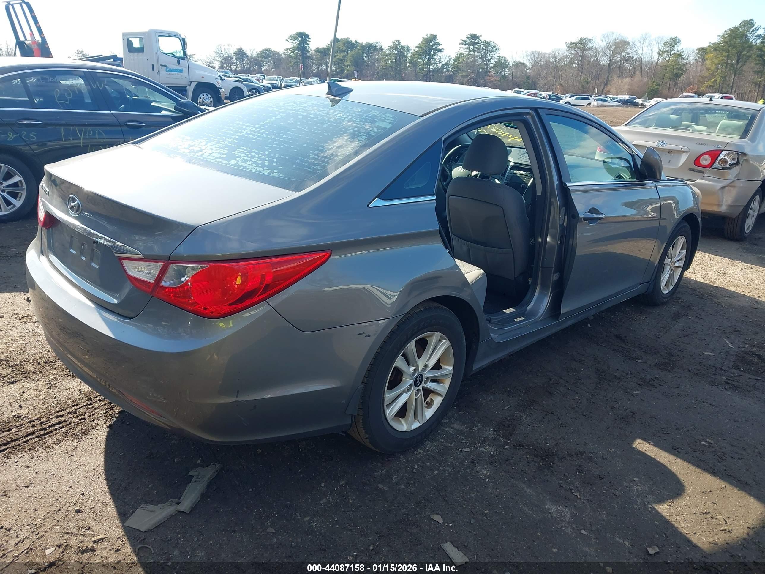 HYUNDAI SONATA image 4