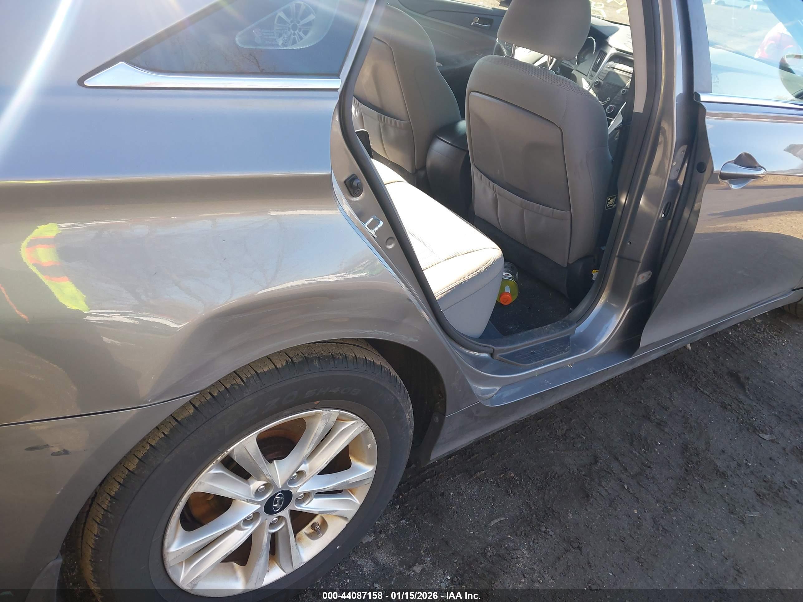 HYUNDAI SONATA image 6