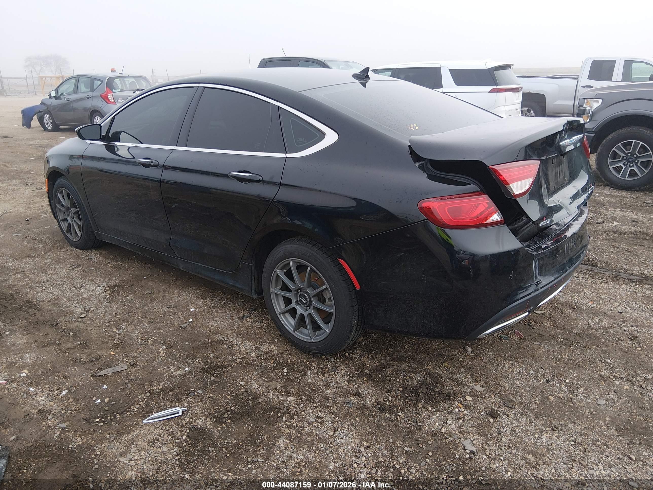 CHRYSLER 200 image 3