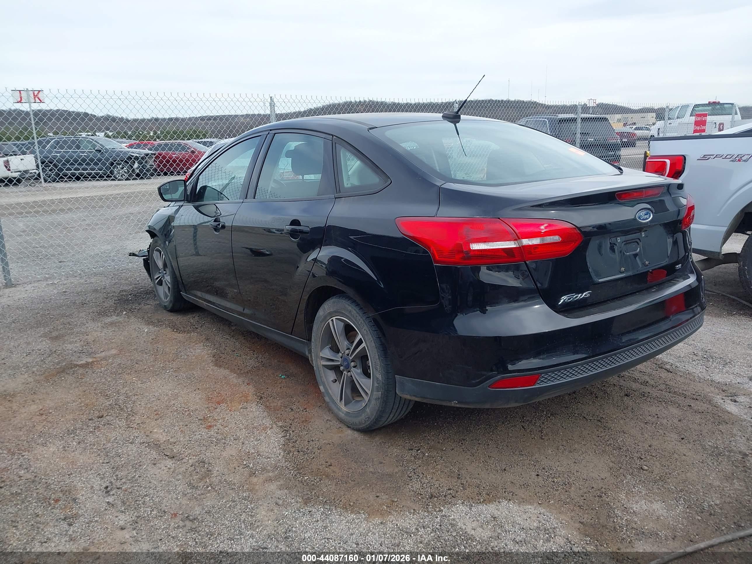 FORD FOCUS image 3