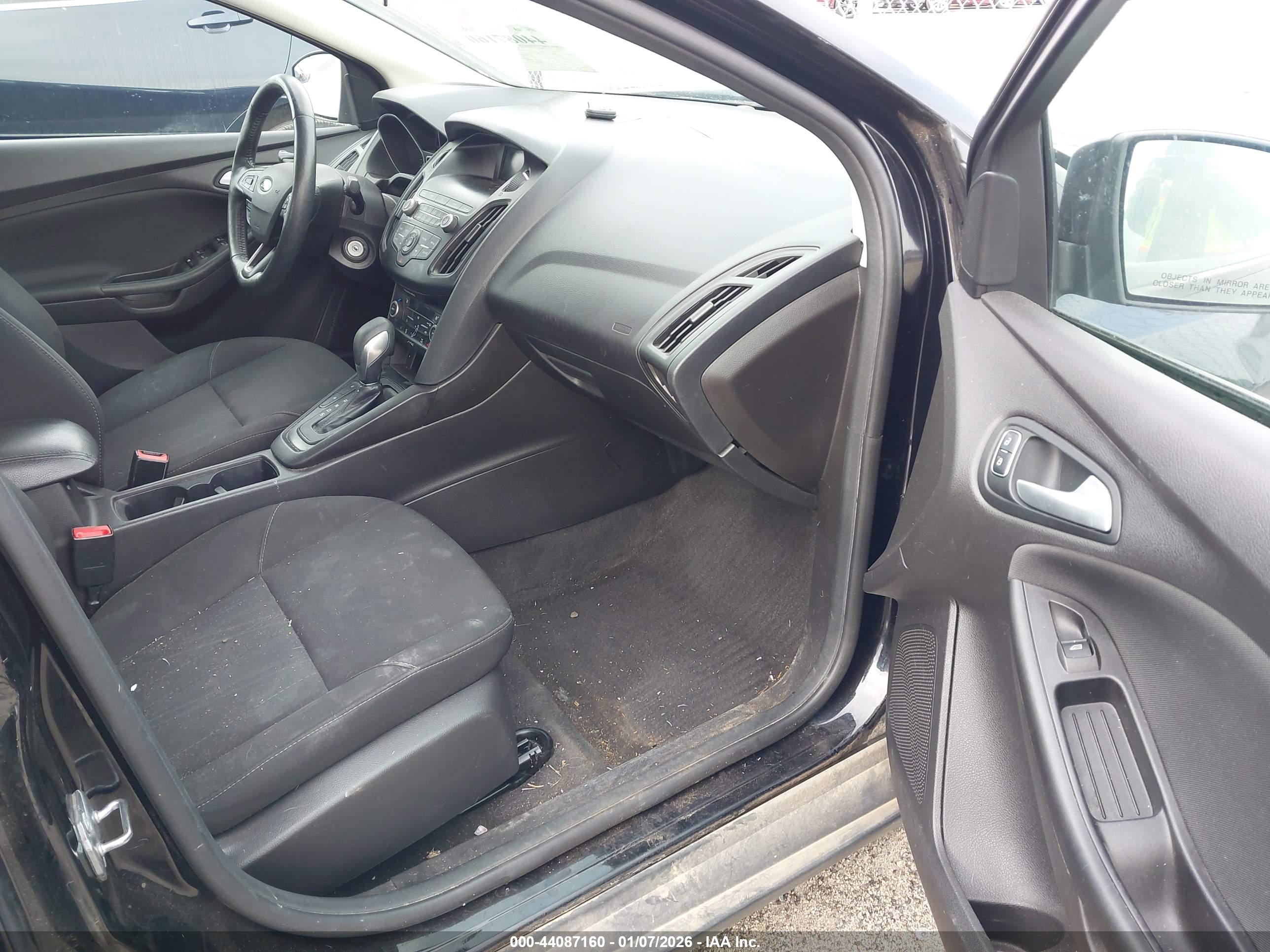 FORD FOCUS image 5