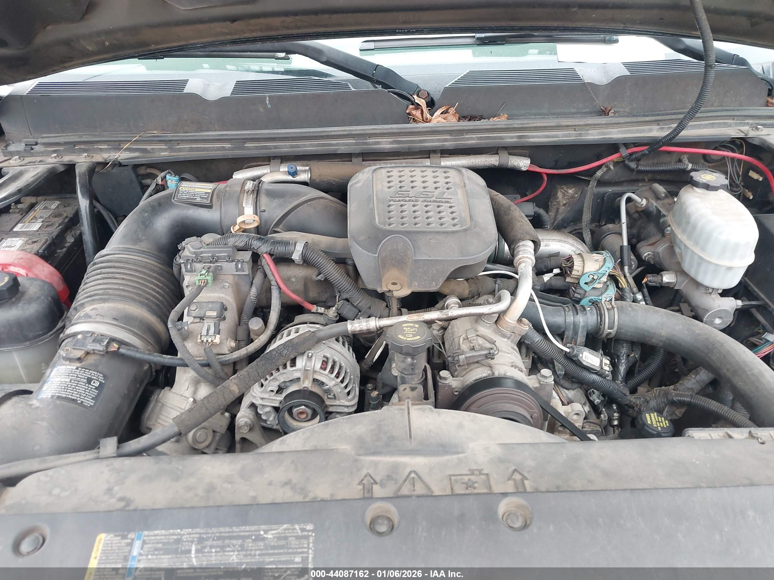 CHEVROLET SILVERADO image 10