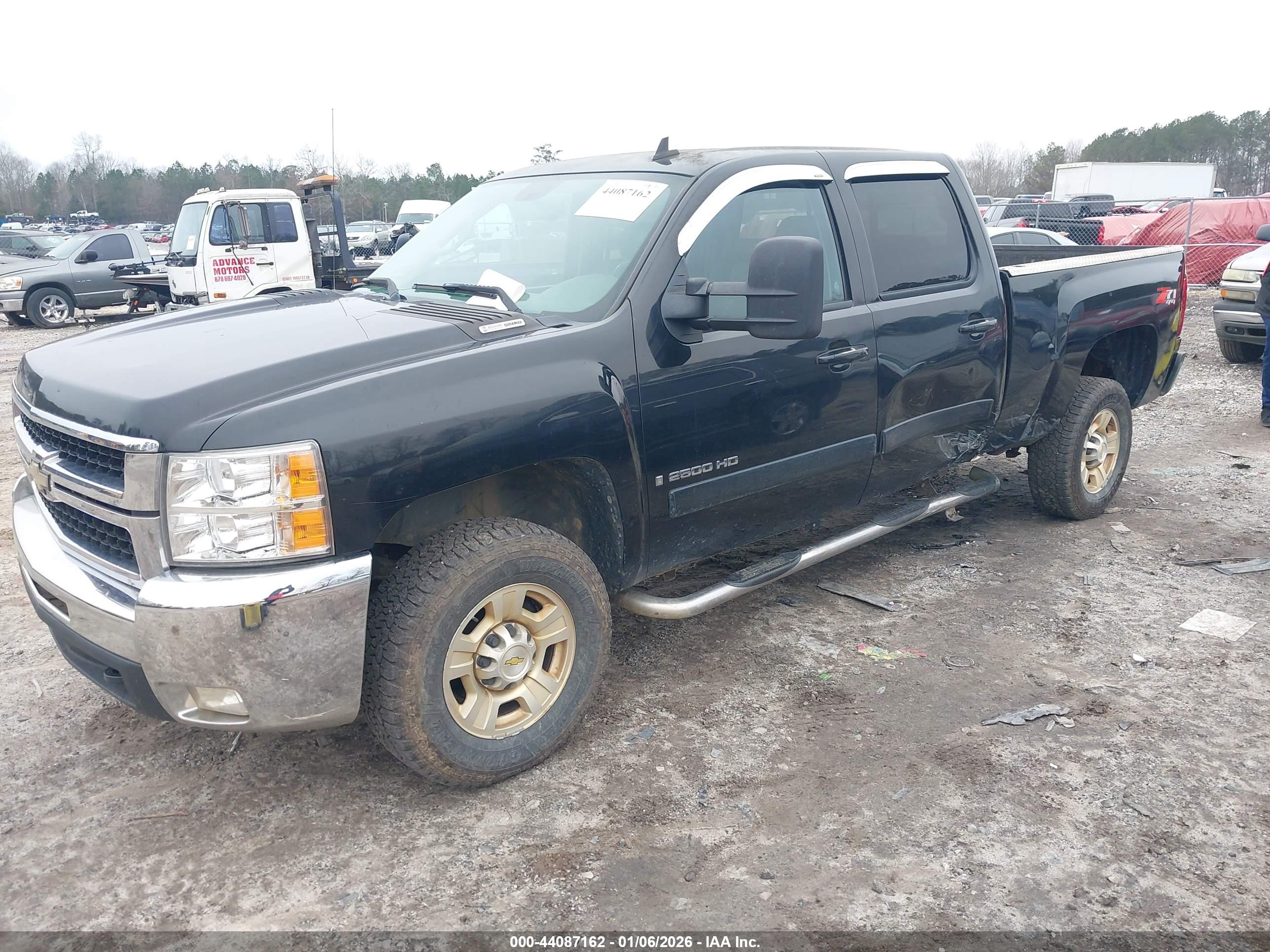 CHEVROLET SILVERADO image 2