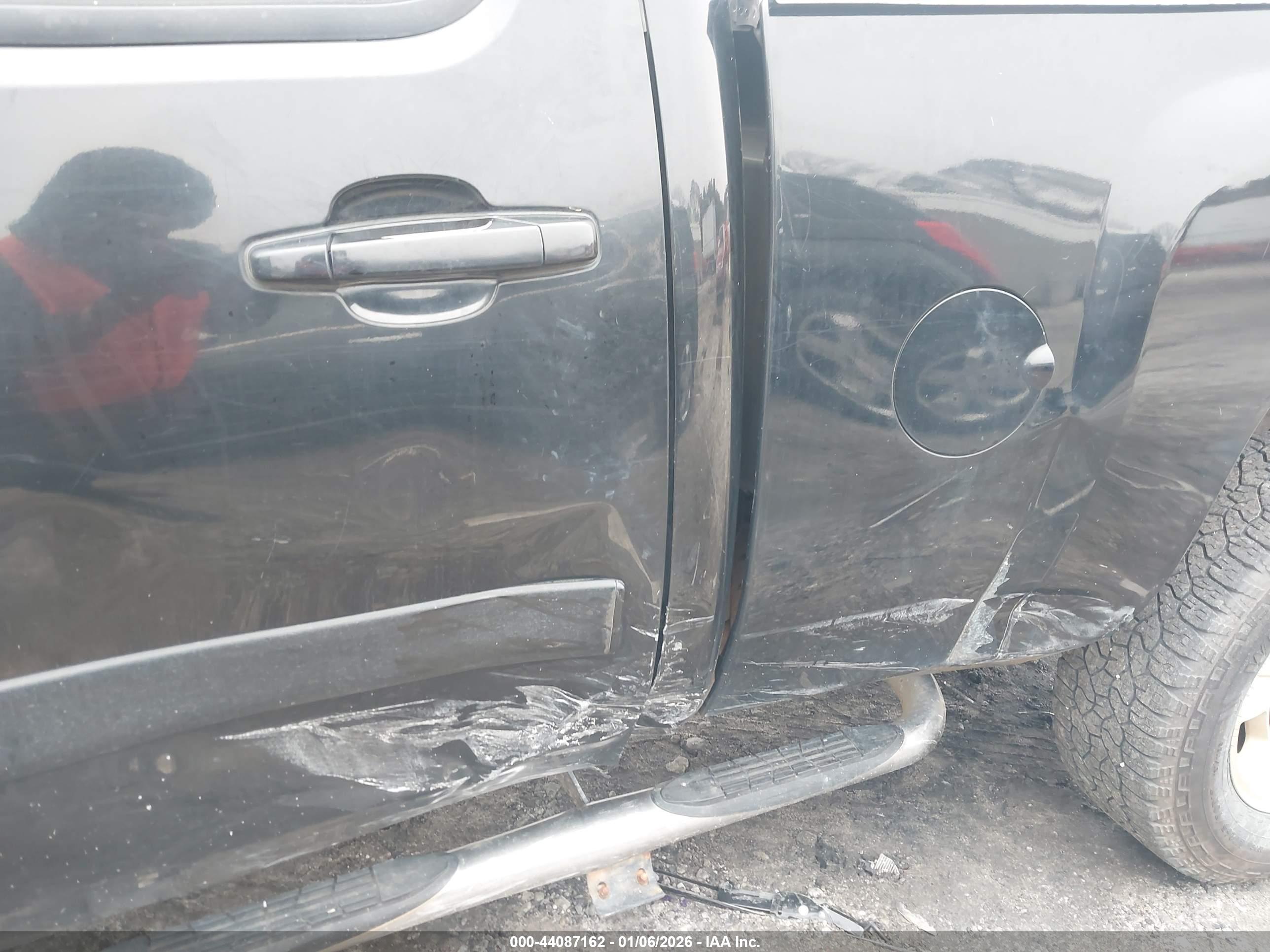 CHEVROLET SILVERADO image 6