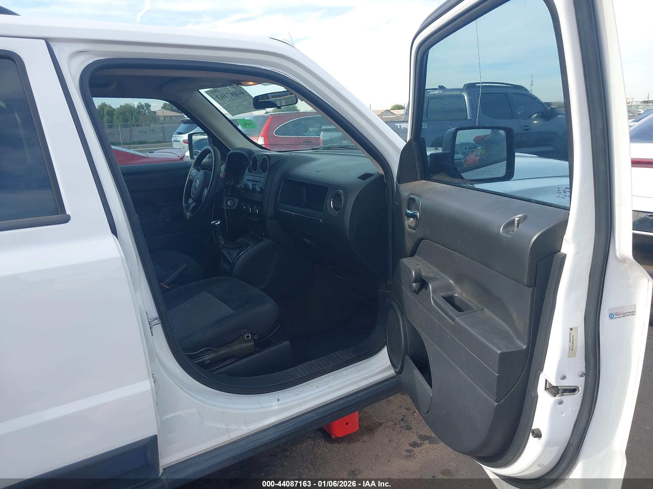 JEEP PATRIOT image 5