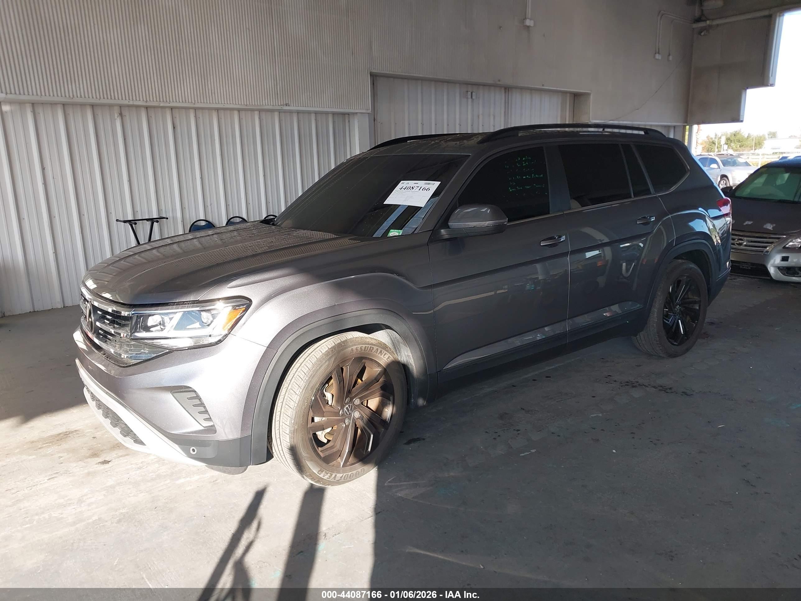 VOLKSWAGEN ATLAS image 2