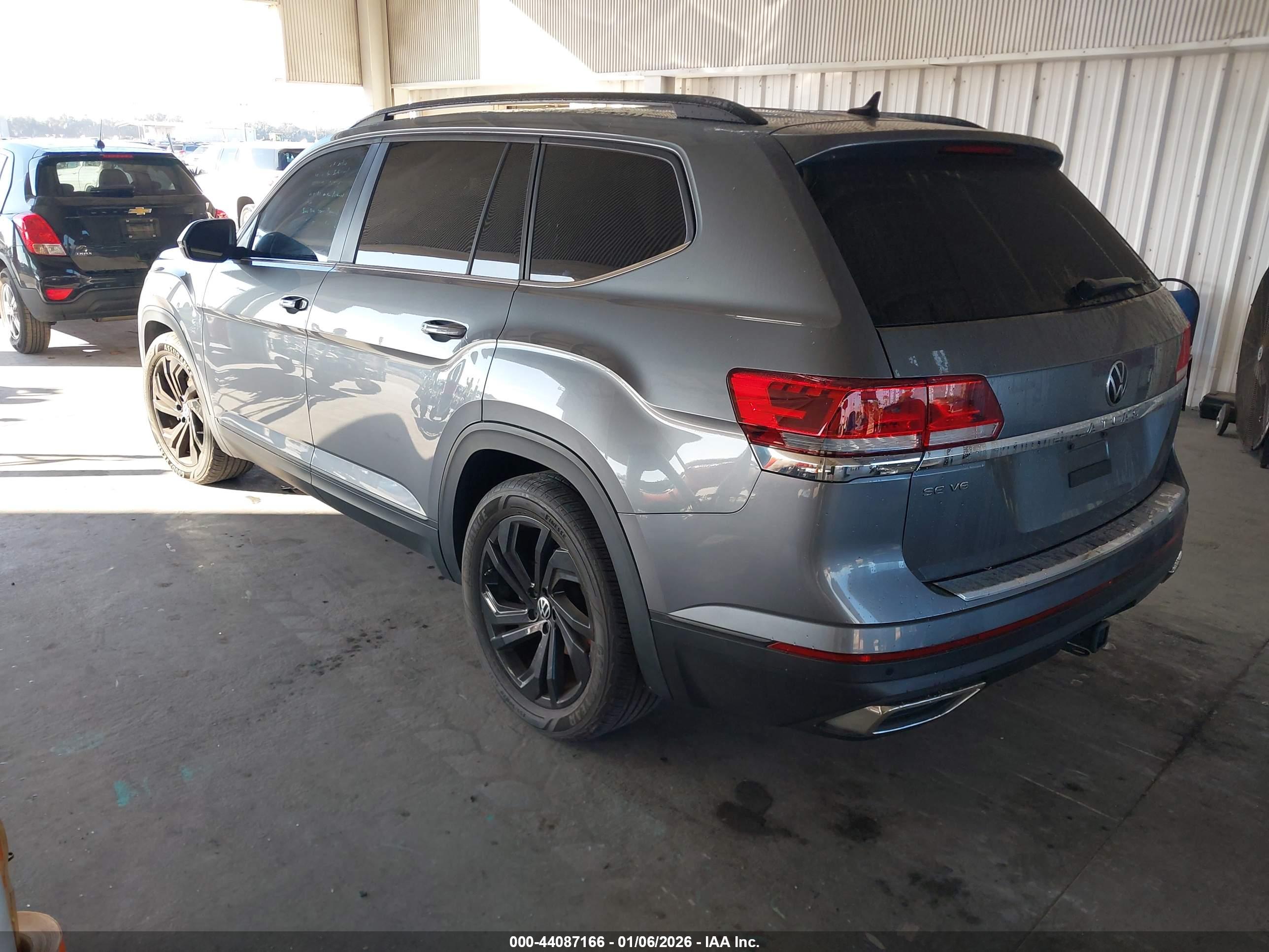 VOLKSWAGEN ATLAS image 3