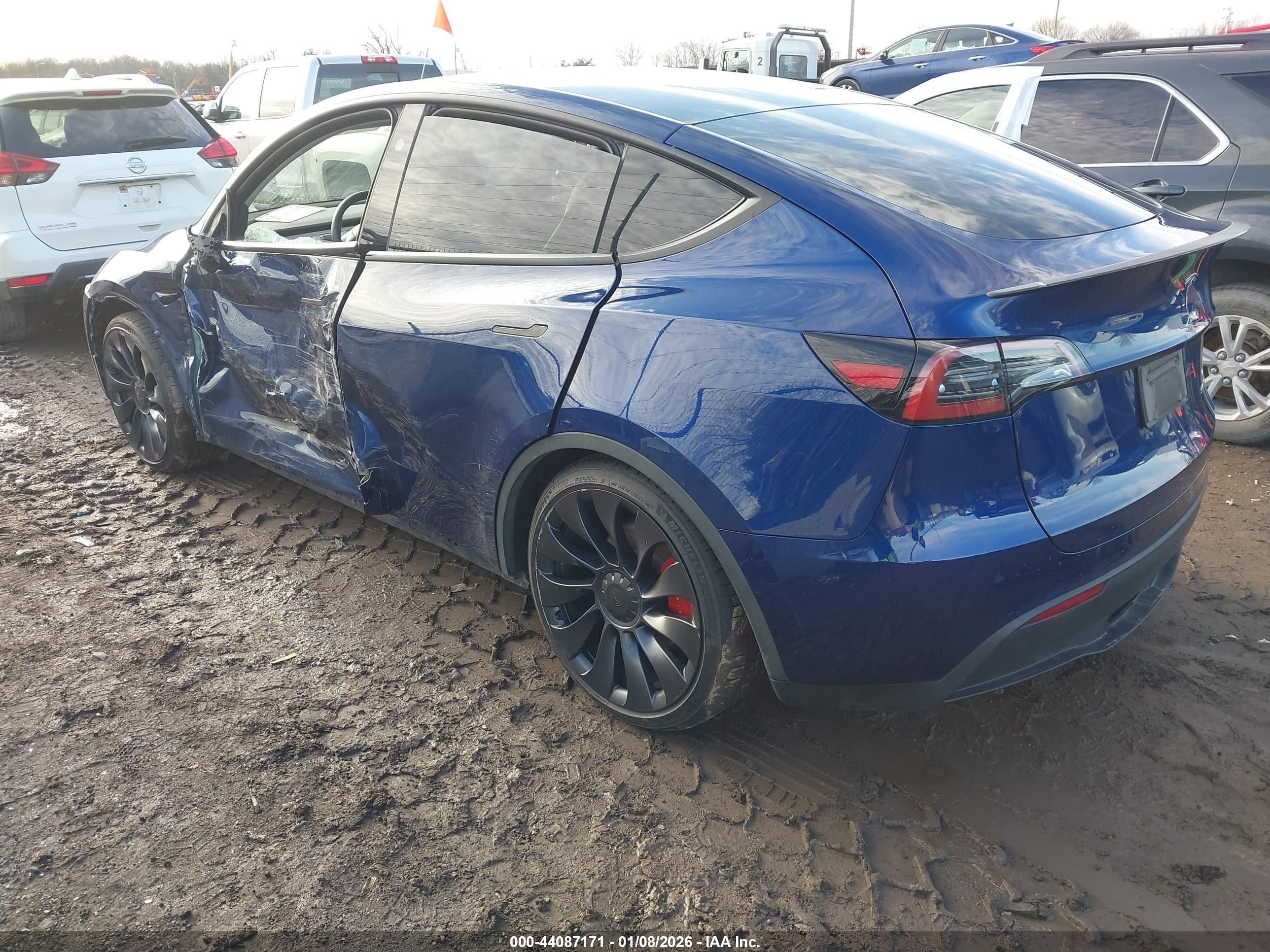 TESLA MODEL image 3