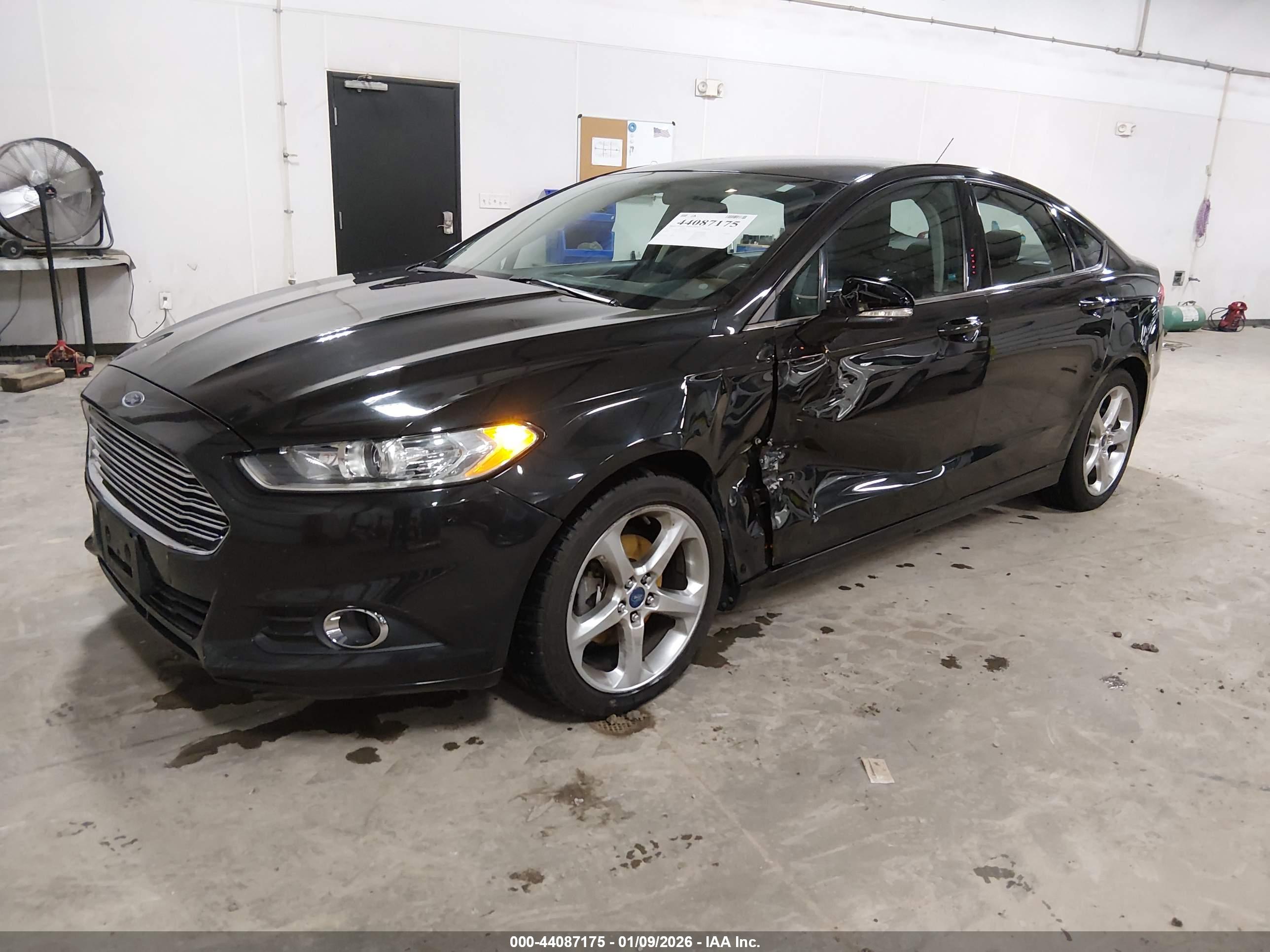 FORD FUSION image 2