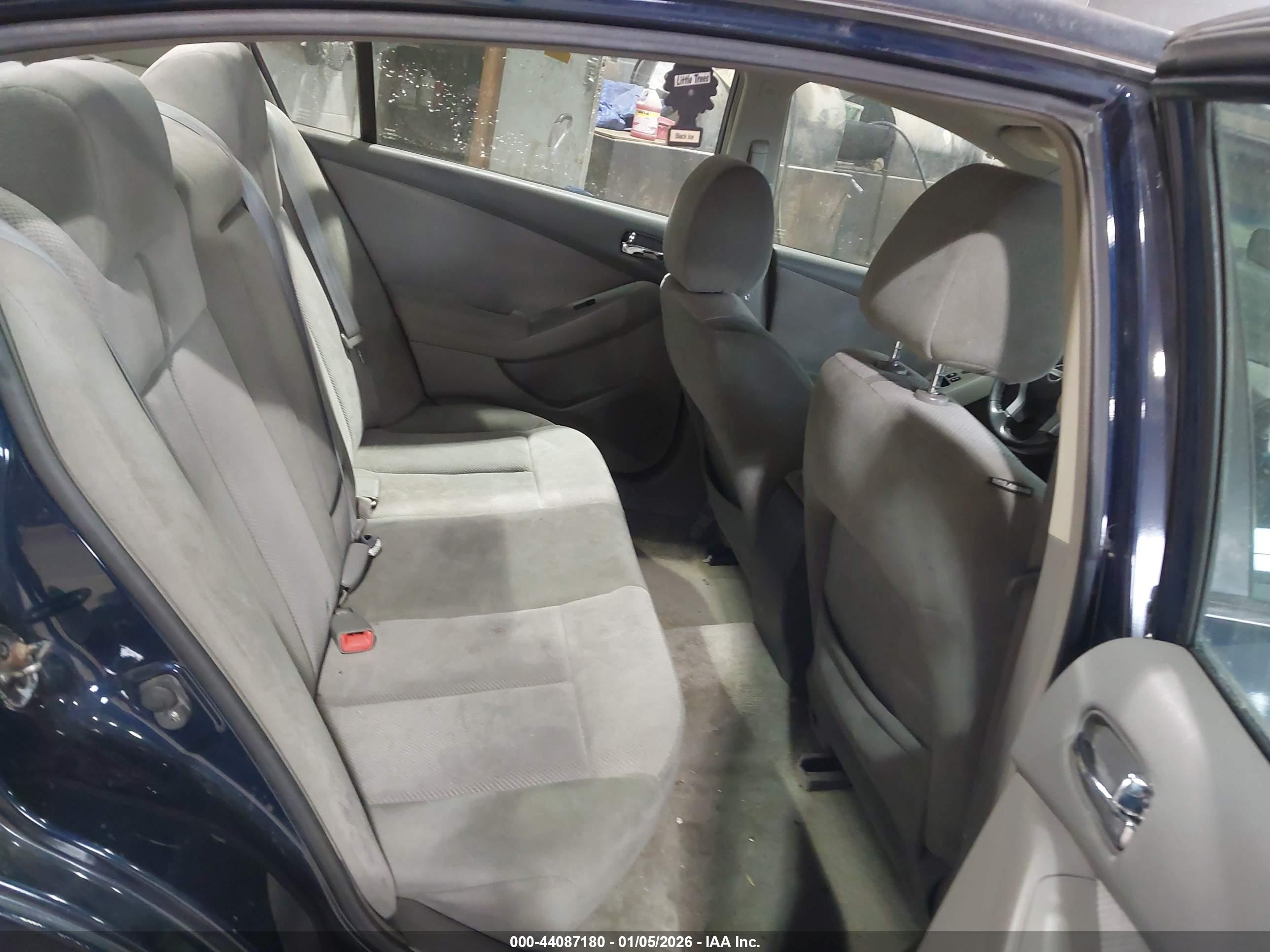 NISSAN ALTIMA image 8