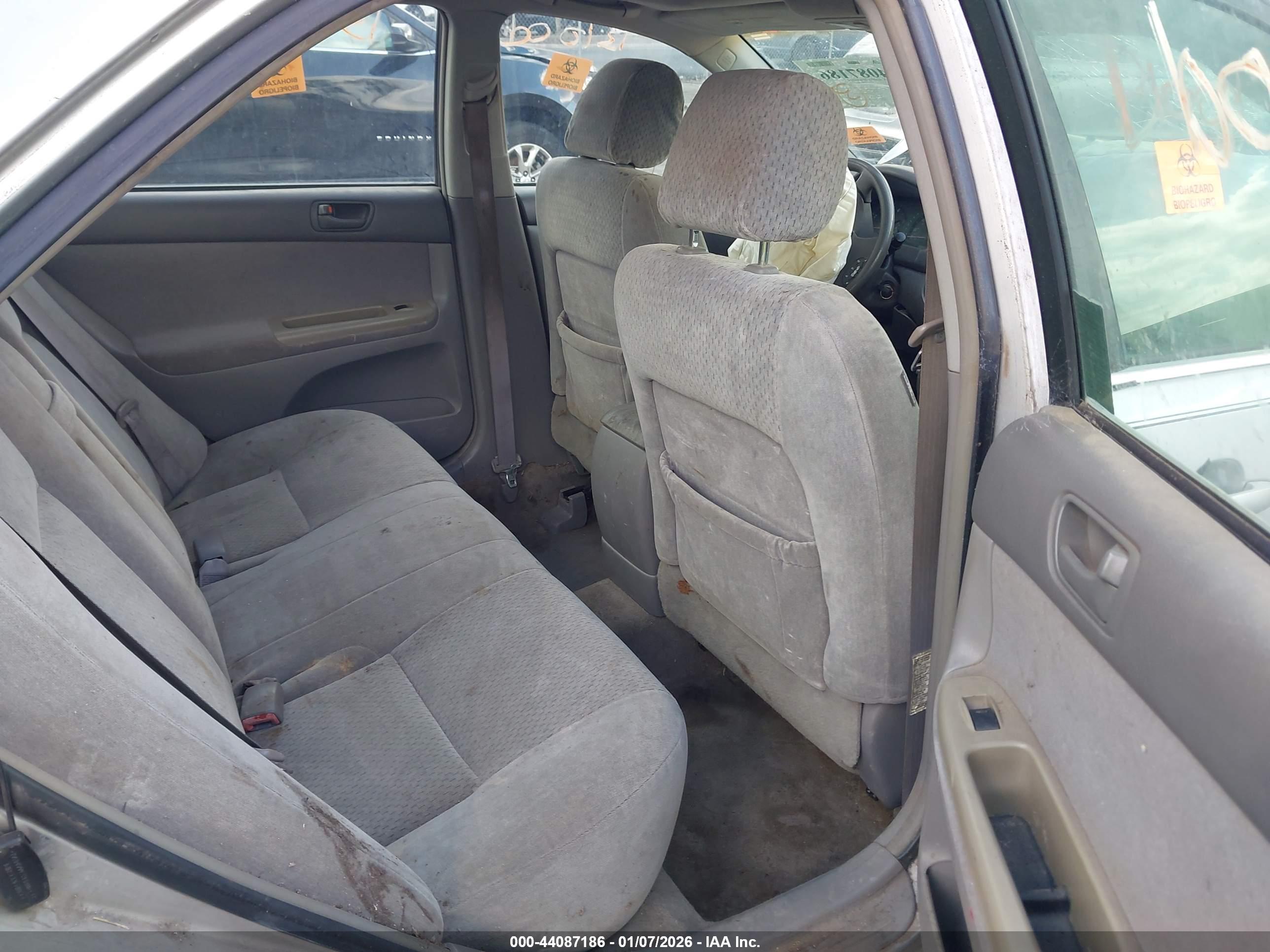 TOYOTA CAMRY image 8