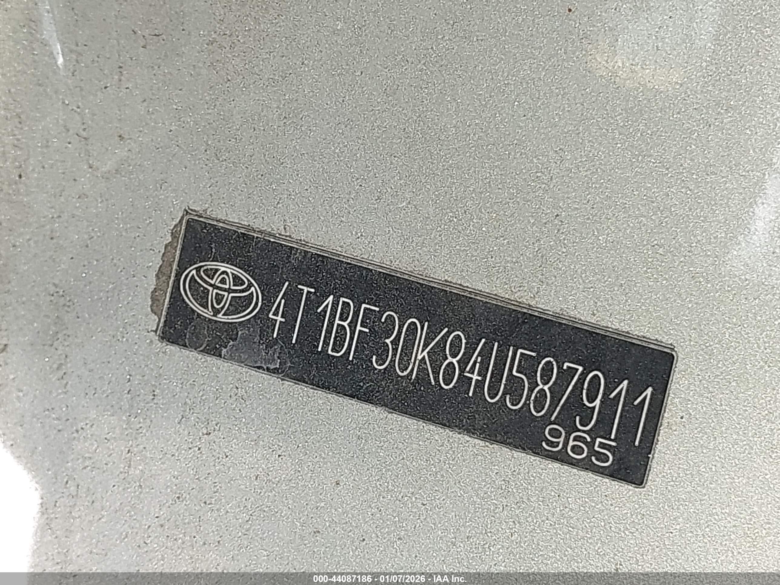 TOYOTA CAMRY image 9